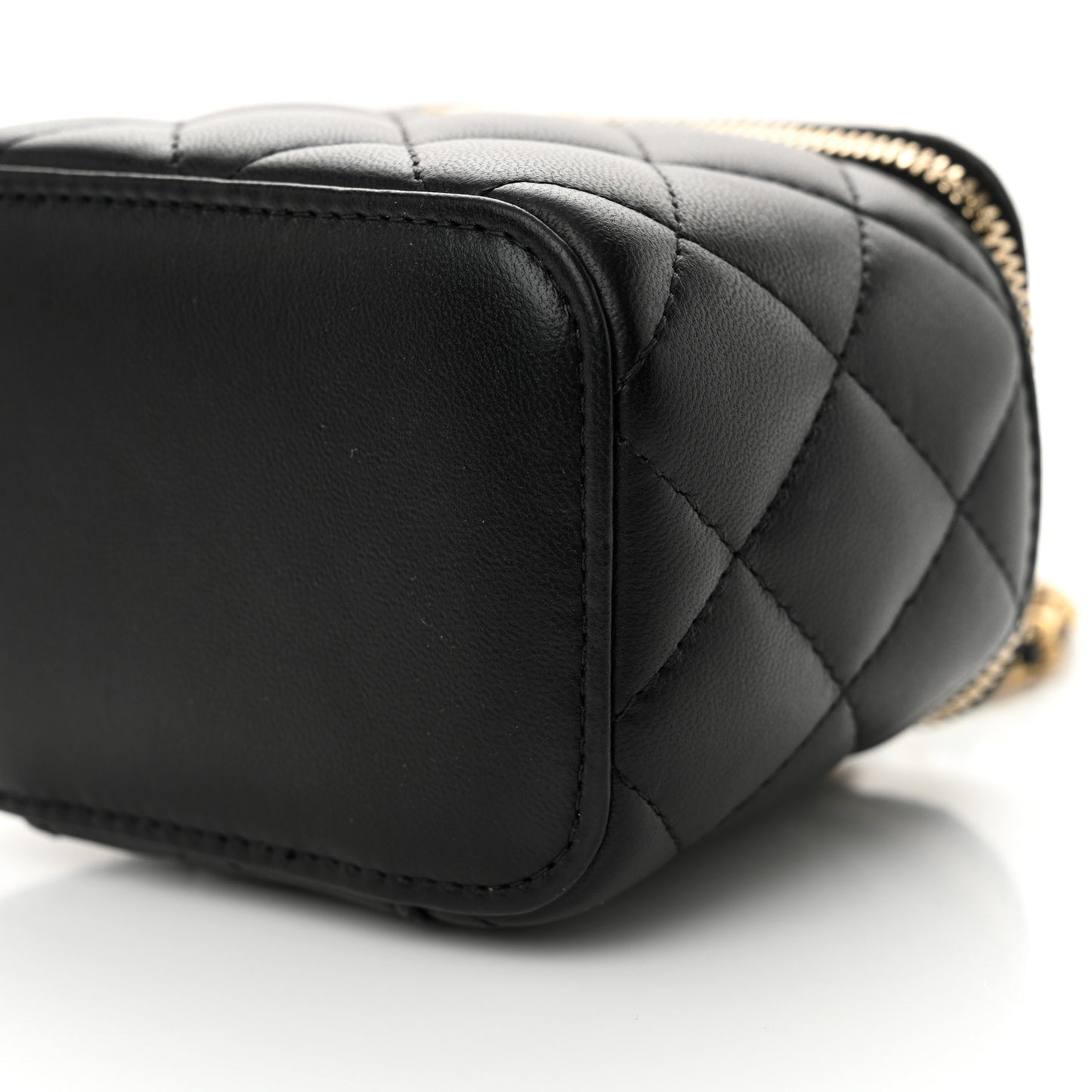 Lambskin Quilted Mini Pearl Crush Vanity Case With Chain Black