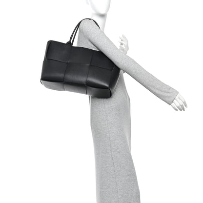 Bottega Veneta Grained Calfskin Maxi Intrecciato Medium Arco Tote Black 2 of 9