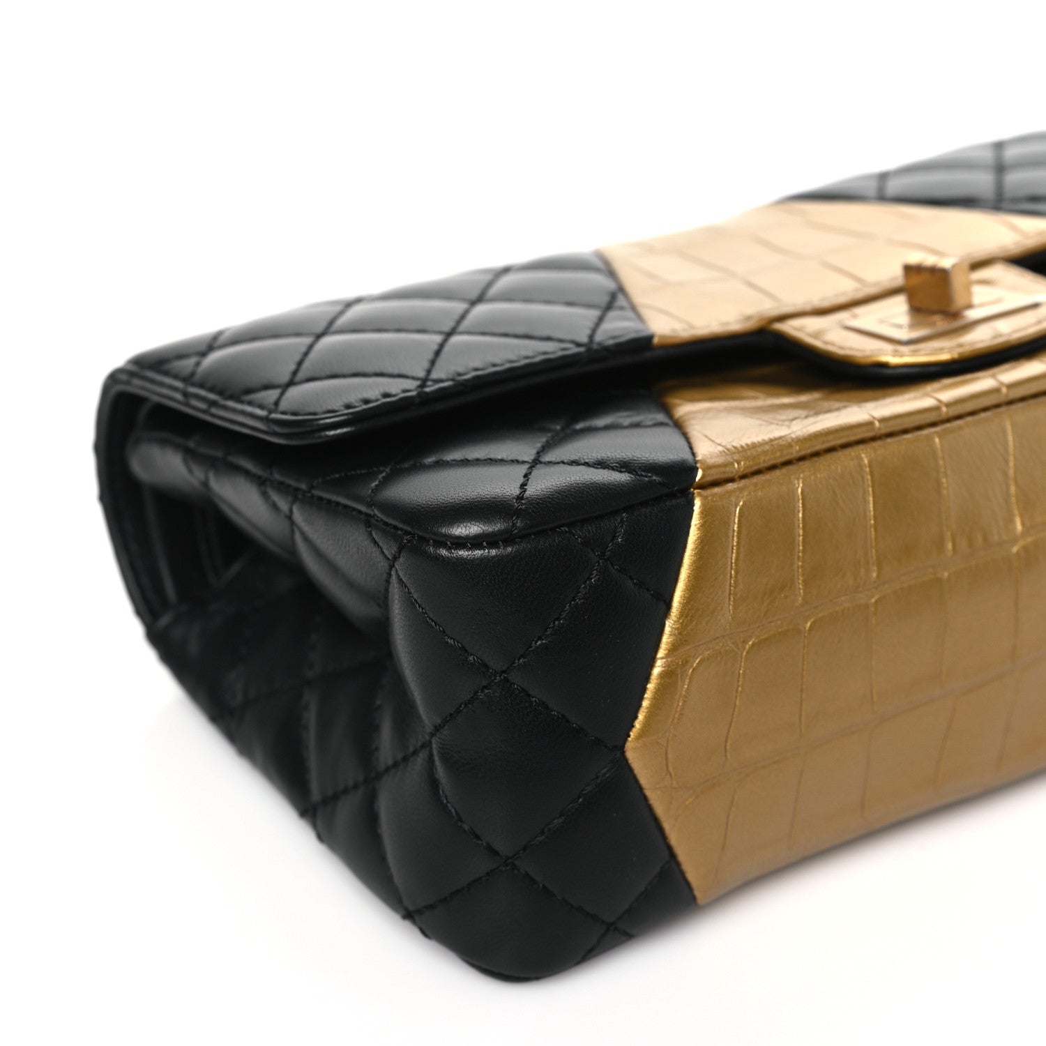 Chanel Lambskin Metallic Calfskin Crocodile Embossed 2.55 Cocodile Reissue 225 Flap Black Gold Black Gold 9 of 10
