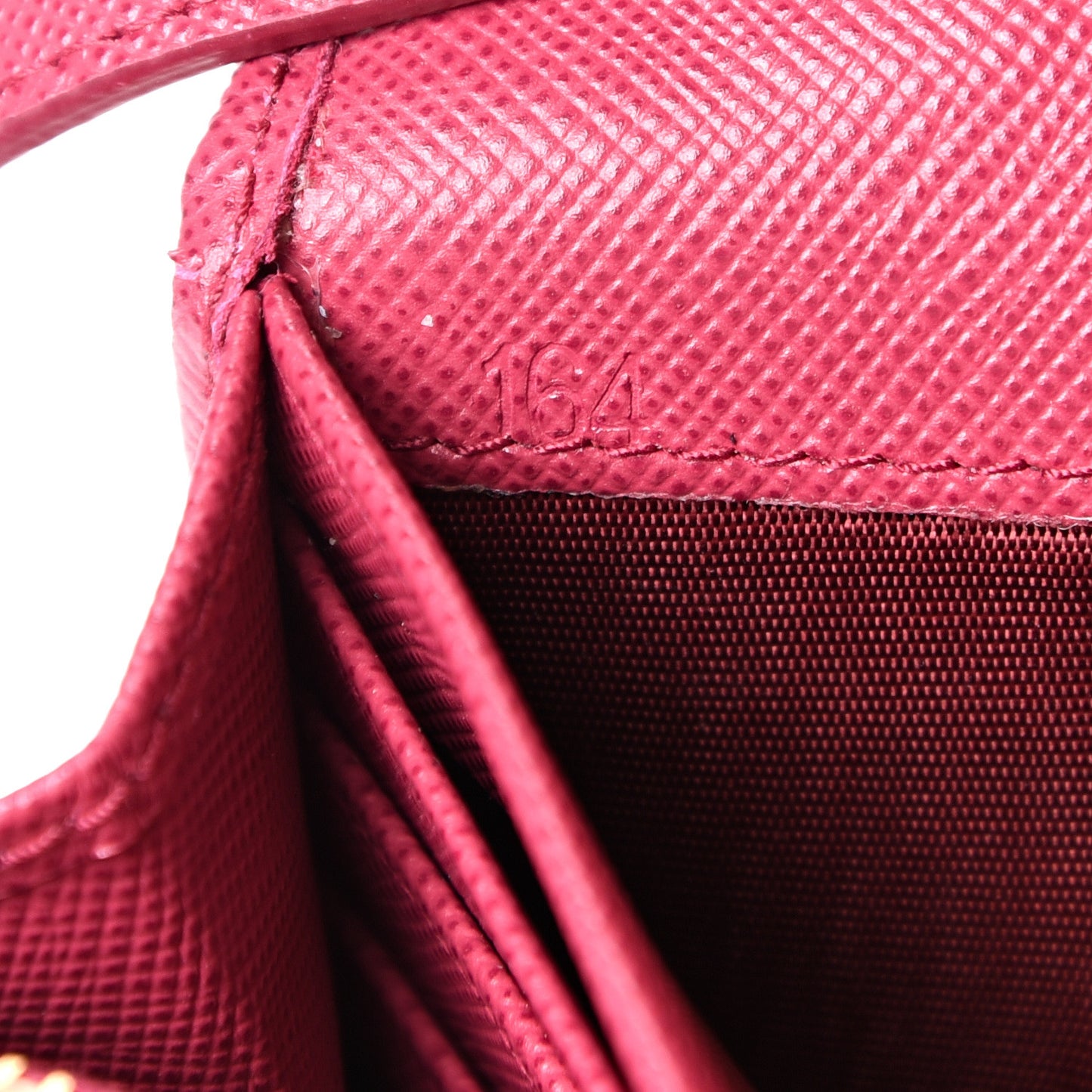 Saffiano Metal Oro Chain Wallet Ibisco