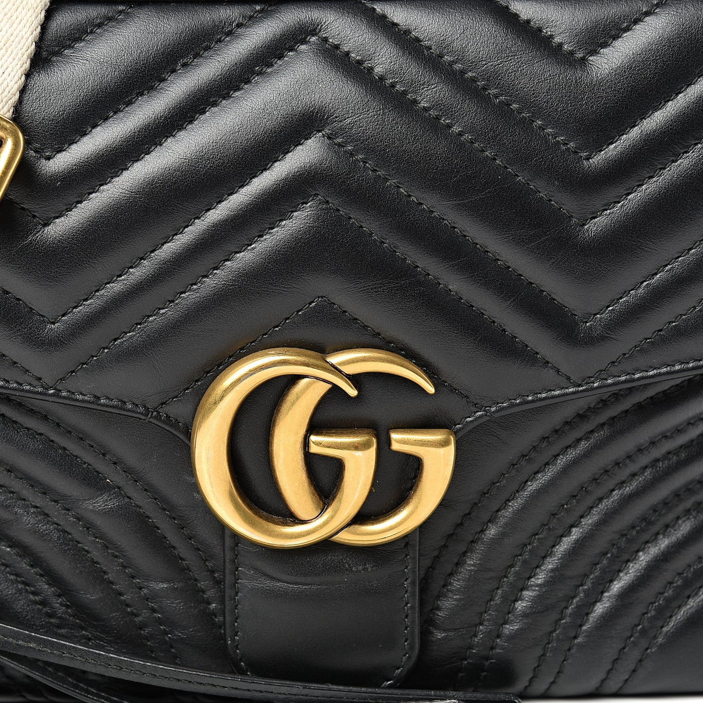 Calfskin Matelasse Sylvie Web Small GG Marmont Top Handle Shoulder Bag Black