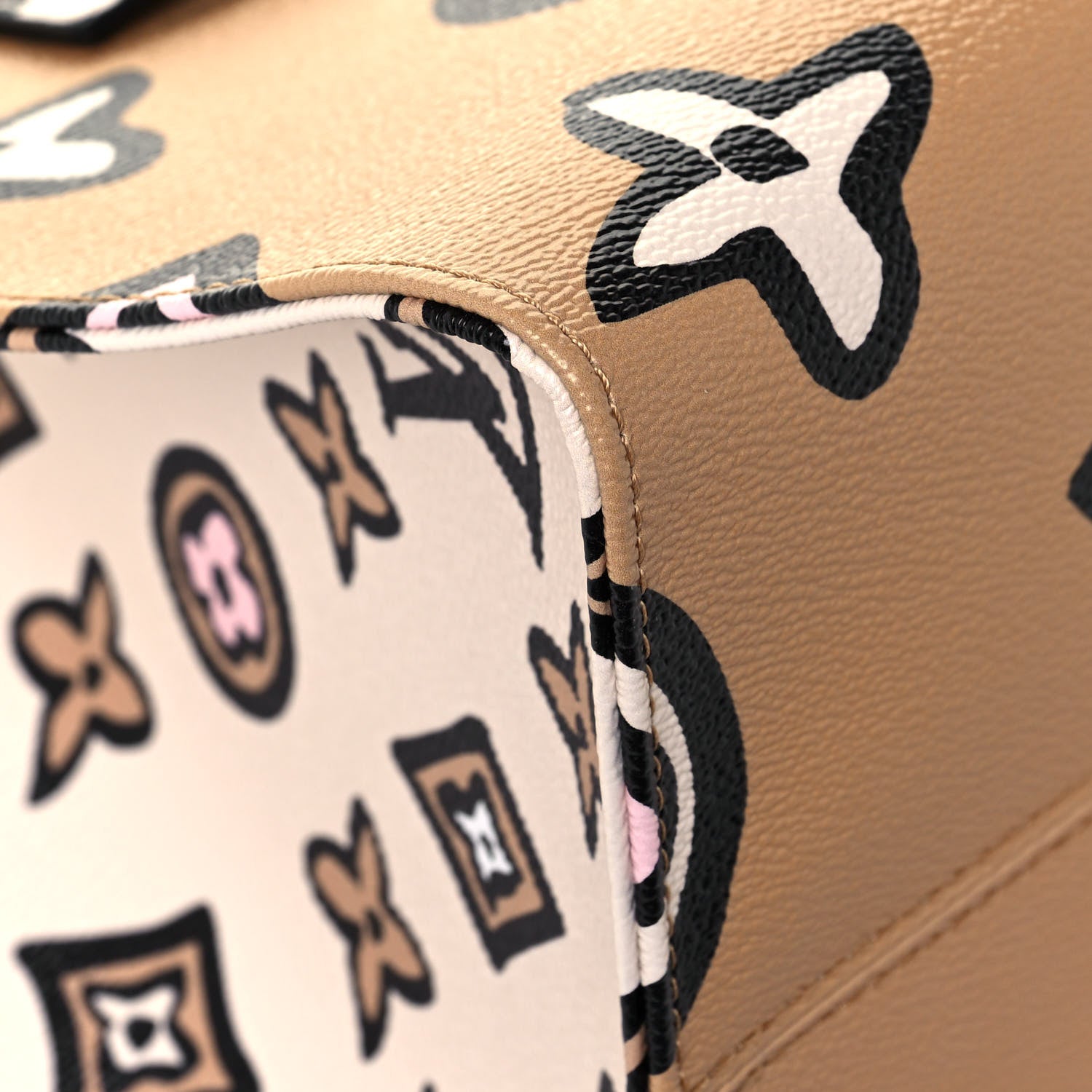 Louis Vuitton Monogram Giant Wild At Heart Onthego GM Arizona 8 of 12