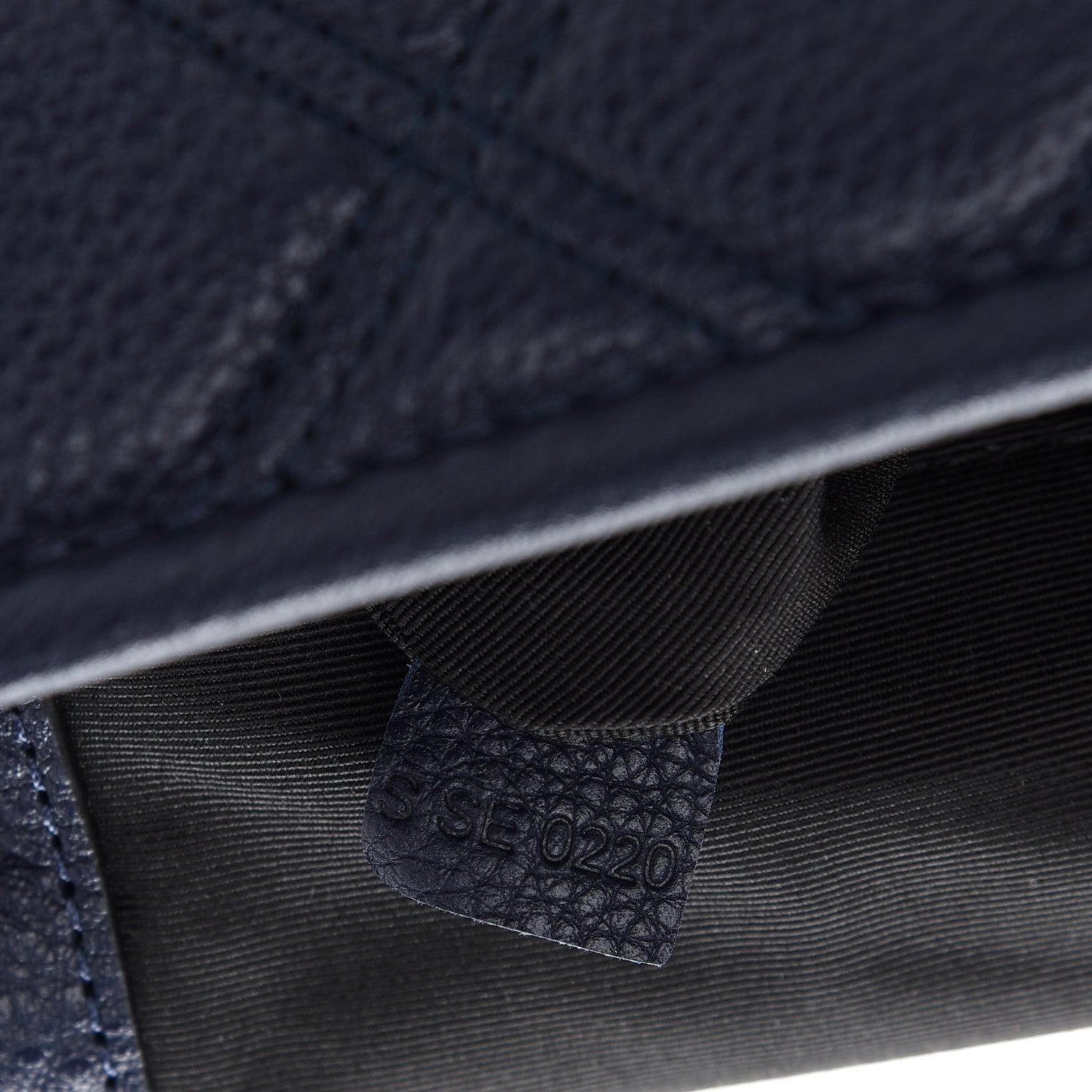 Marc Jacobs Grained Calfskin Quilted Double Stitched The Status Flap Crossbody Bag Navy 7 of 9