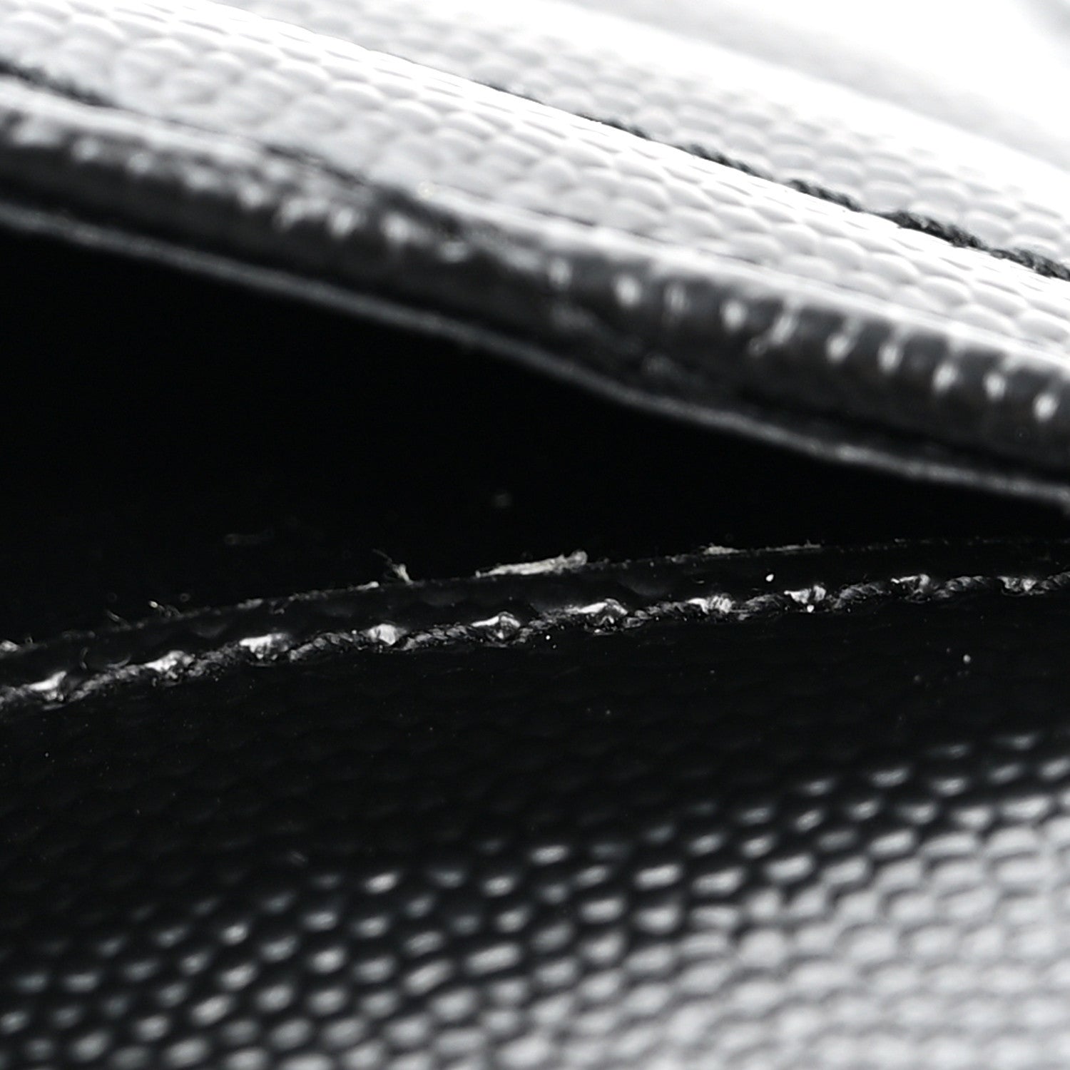 Saint Laurent SAINT LAURENT Grain De Poudre Matelasse Chevron Monogram Compact Wallet Black 11 of 14