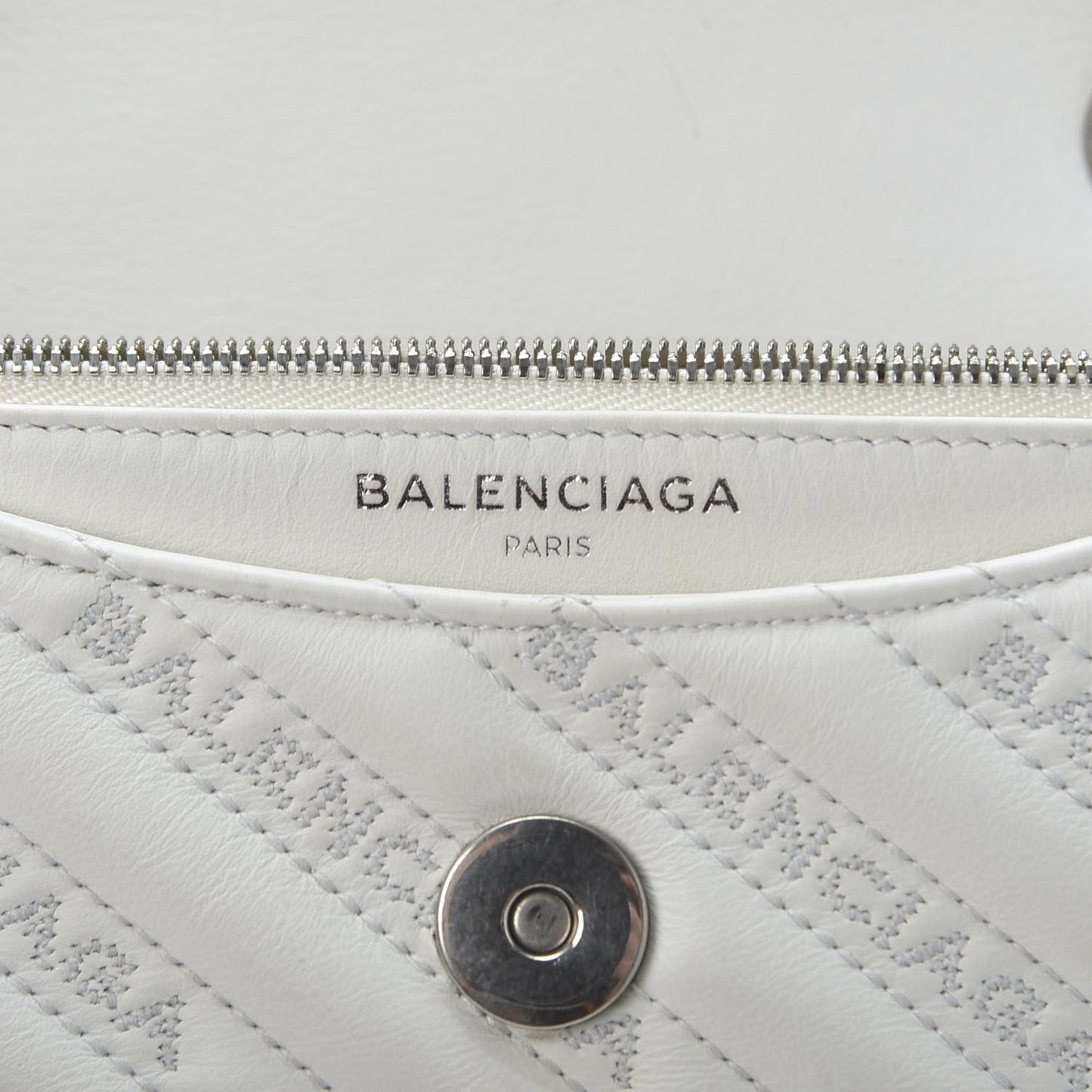 Calfskin Logo Matelasse S BB Round Shoulder Bag White