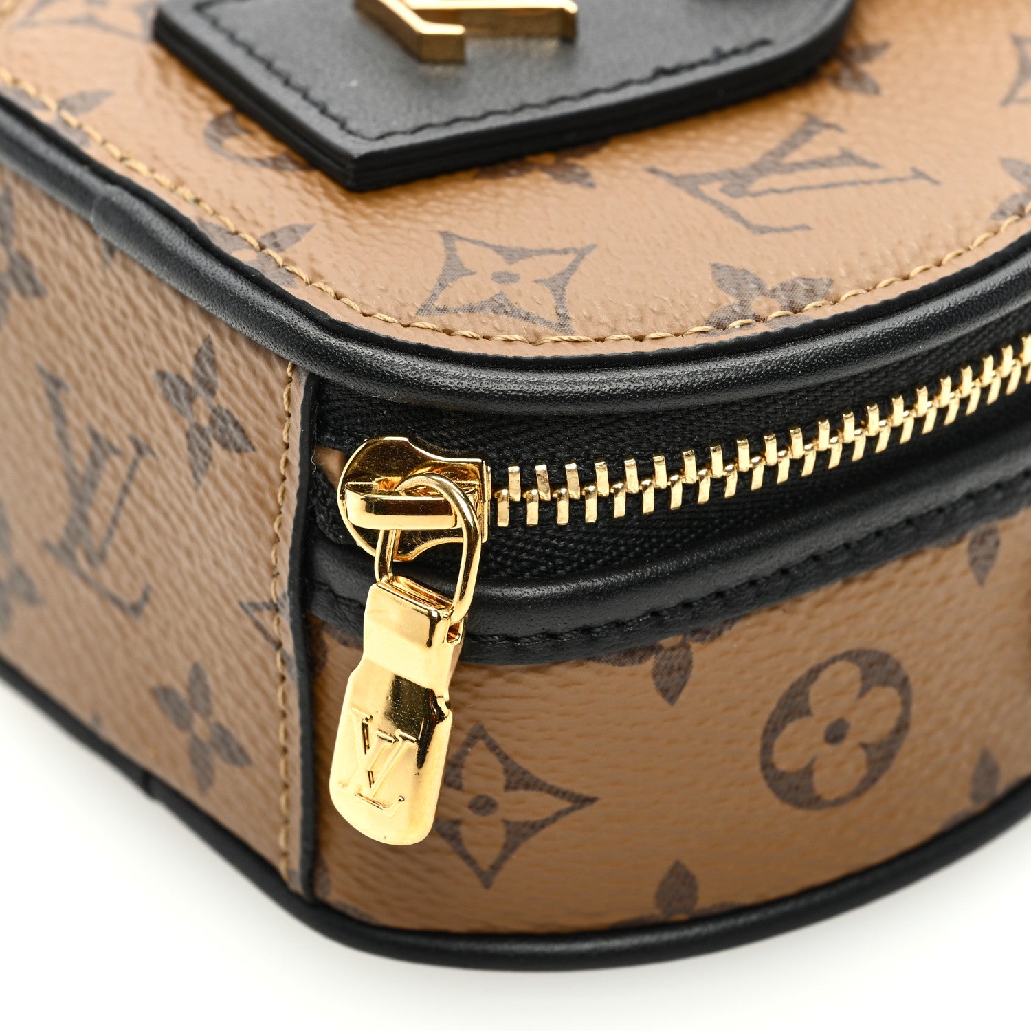 Louis Vuitton LOUIS VUITTON Reverse Monogram Boite Chapeau Necklace 9 of 9