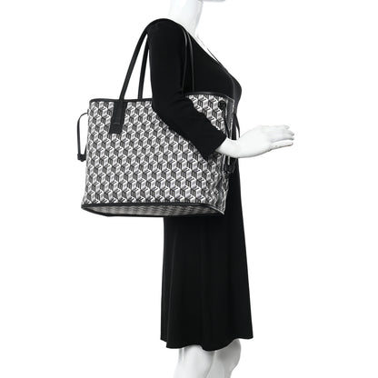 MCM Visetos Medium Liz Reversible Shopper Tote Black 2 of 19