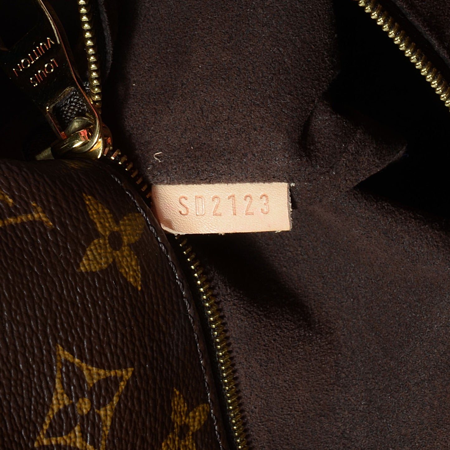 Monogram Metis