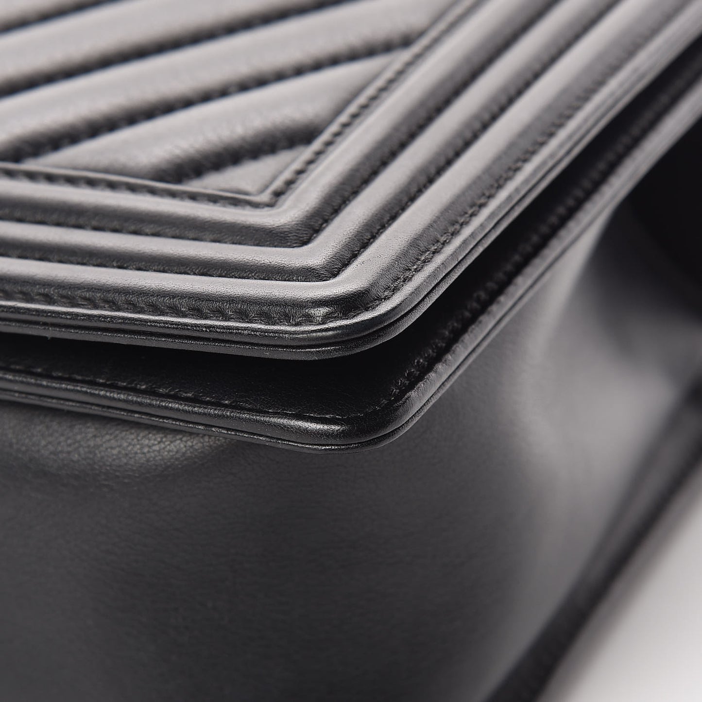 Calfskin Chevron Quilted New Medium Boy Flap Black