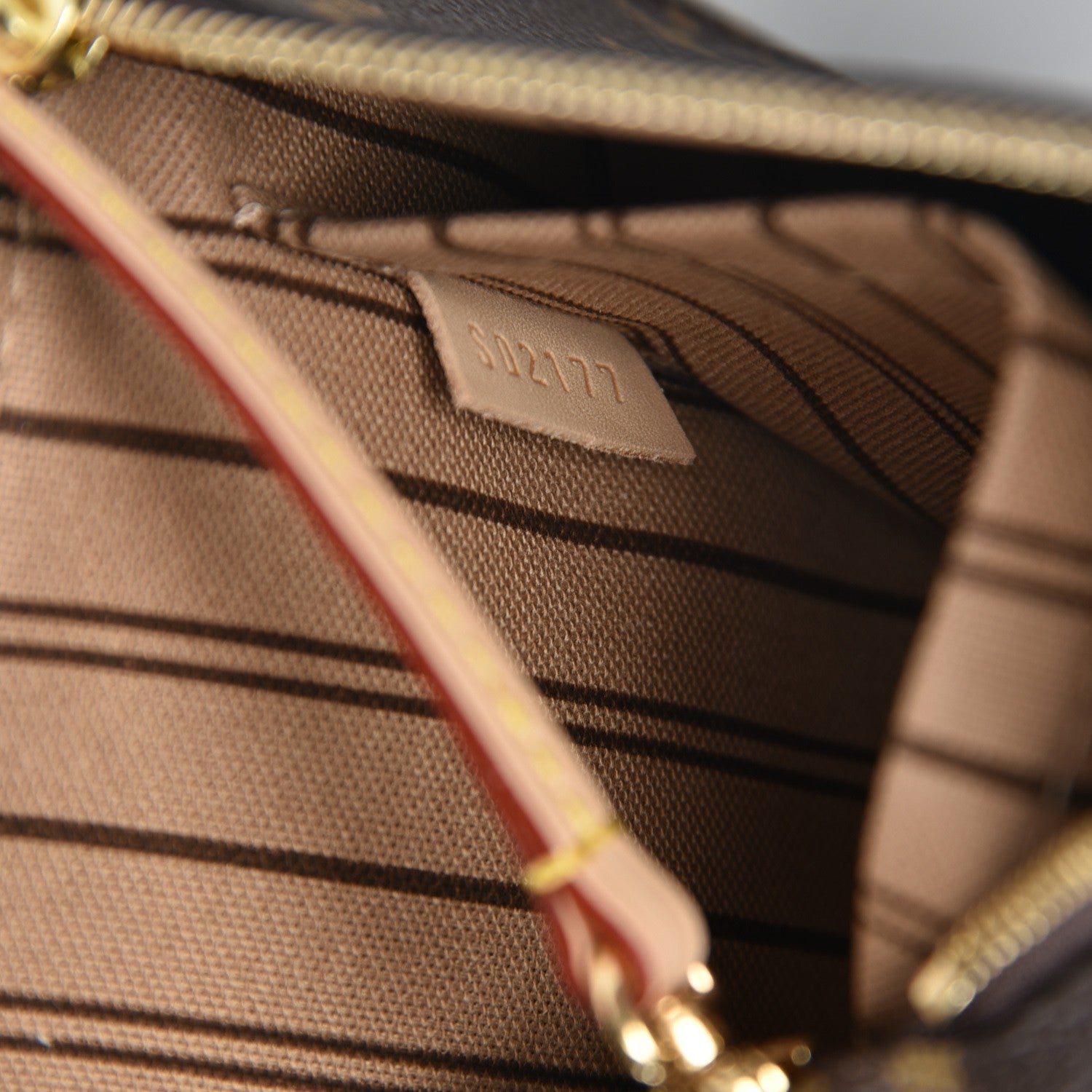 Louis Vuitton Monogram Neverfull MM GM Pochette 8 of 8