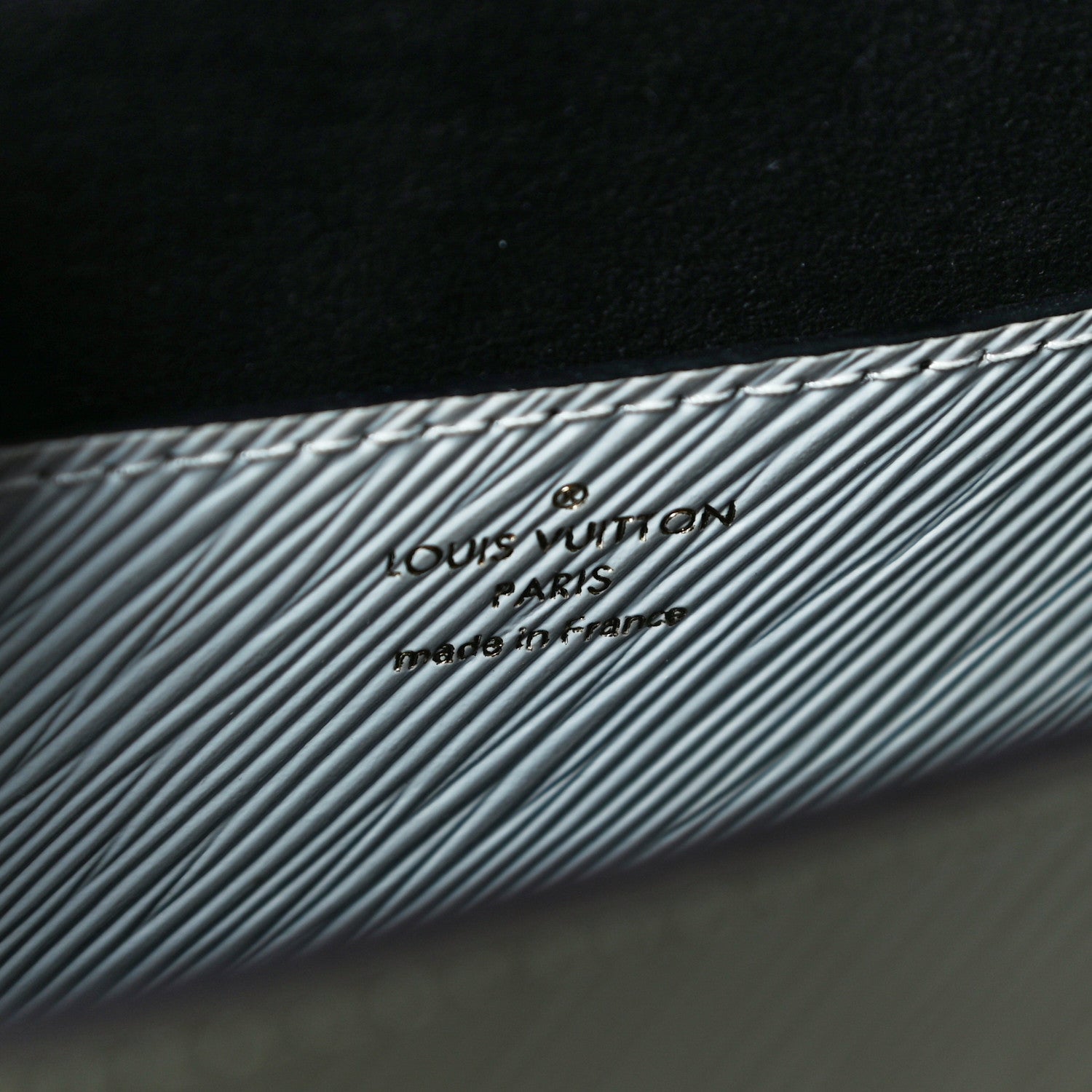 Louis Vuitton Epi Twist Shoulder Bag MM Kaki 6 of 10