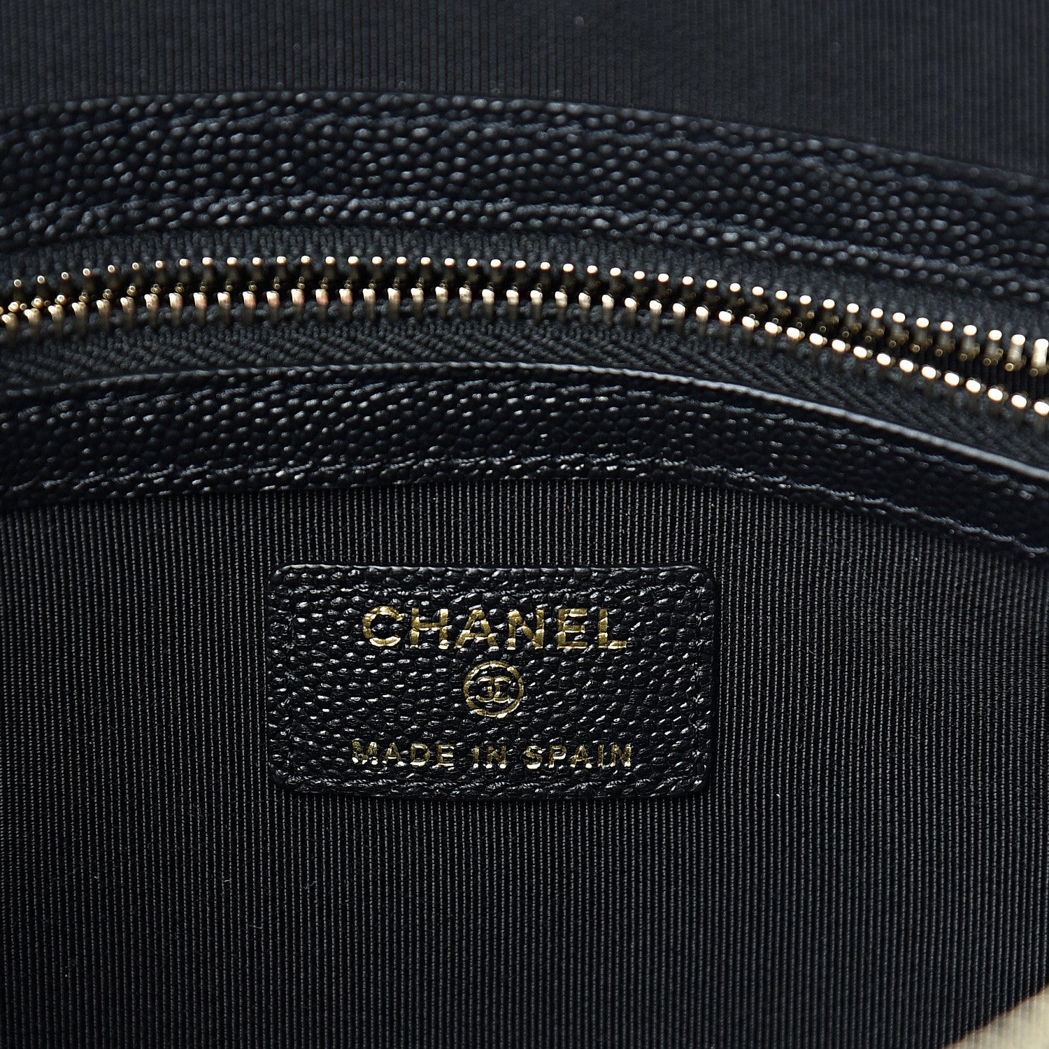 Chanel Caviar Quilted Medium Vintage Mademoiselle Cosmetic Case Black 5 of 7