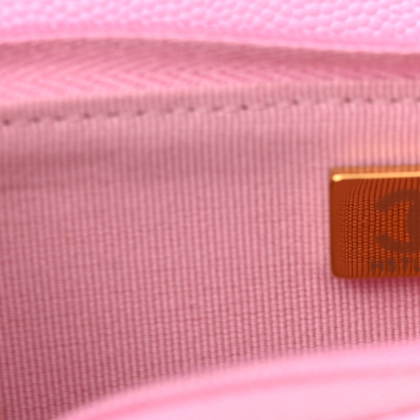 Caviar Quilted Wallet On Chain WOC Pink