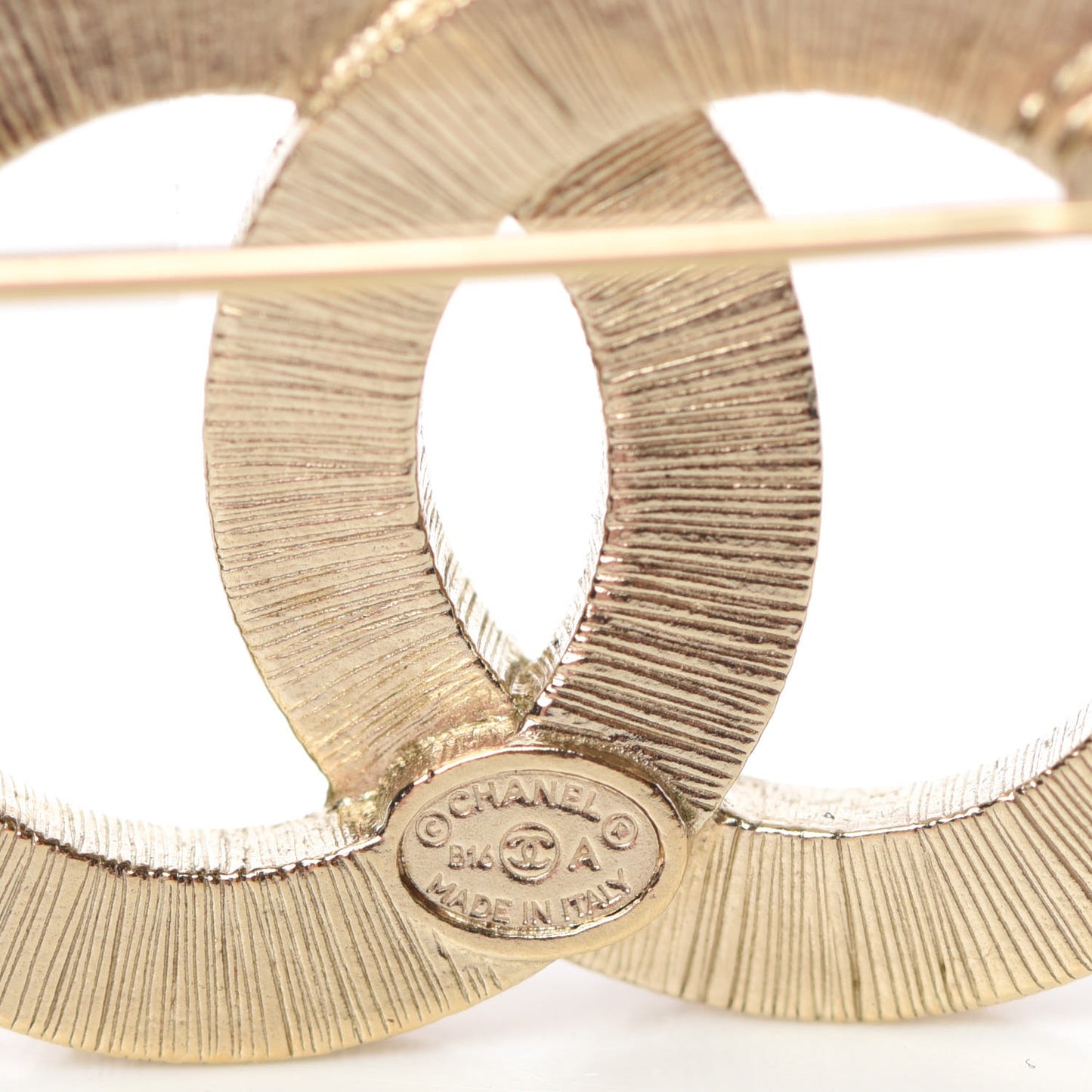 Pearl CC Brooch Gold