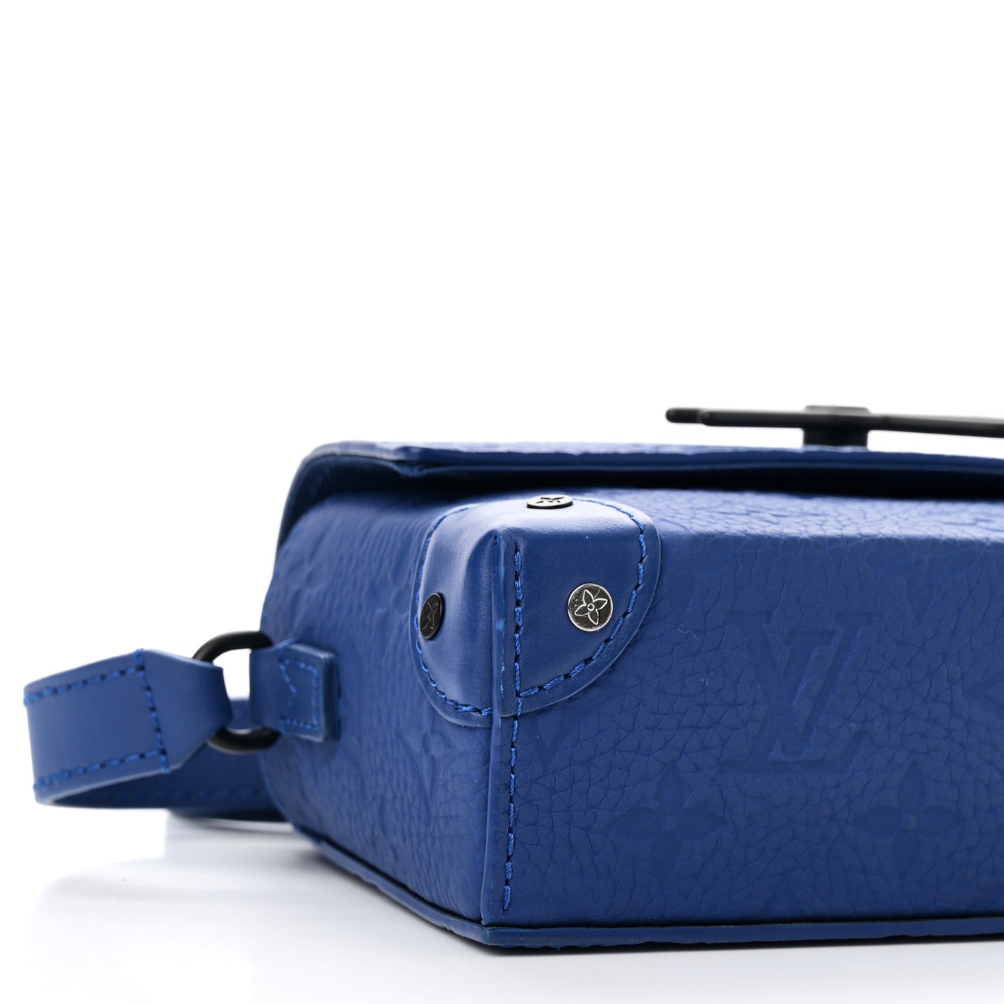 Taurillon Monogram Steamer Wearable Wallet Sapphire