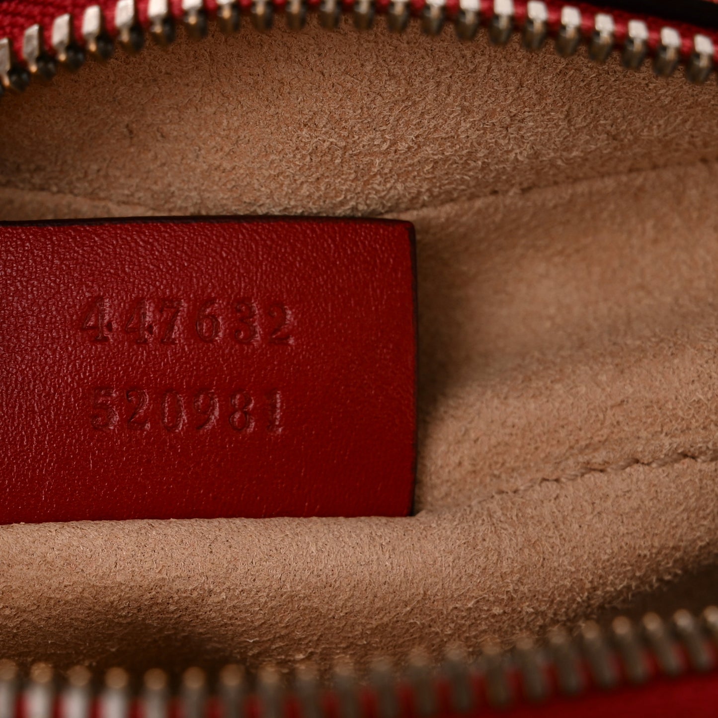 Calfskin Matelasse Small GG Marmont Chain Shoulder Bag Hibiscus Red