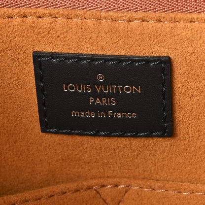 Louis Vuitton Empreinte Monogram Giant Onthego GM Black 6 of 9