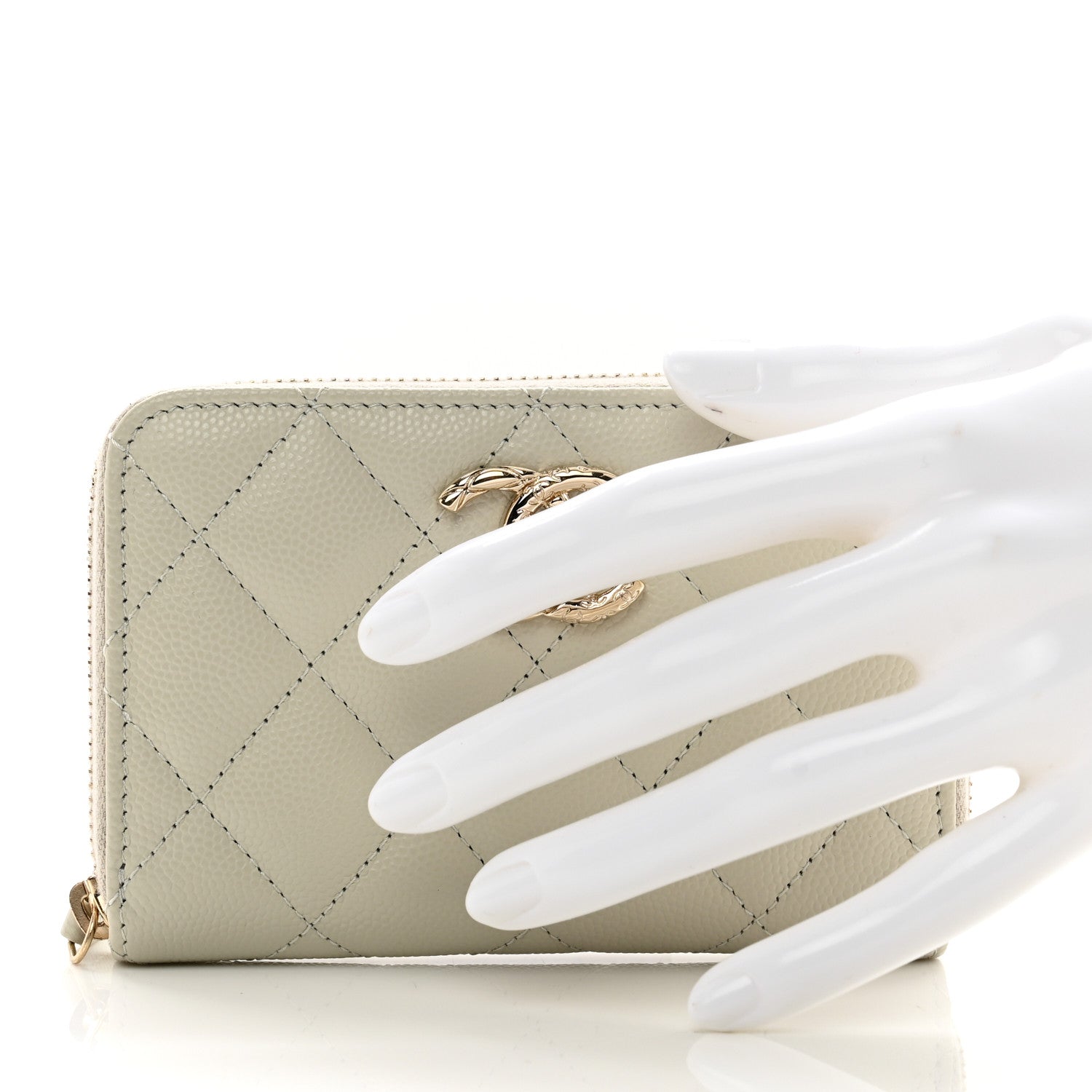 Chanel Caviar Quilted Zipped Coin Purse White 2 of 8