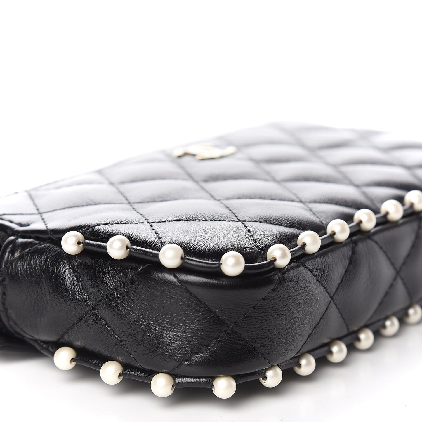 Calfskin Quilted Pearl Small Clutch With Chain Black