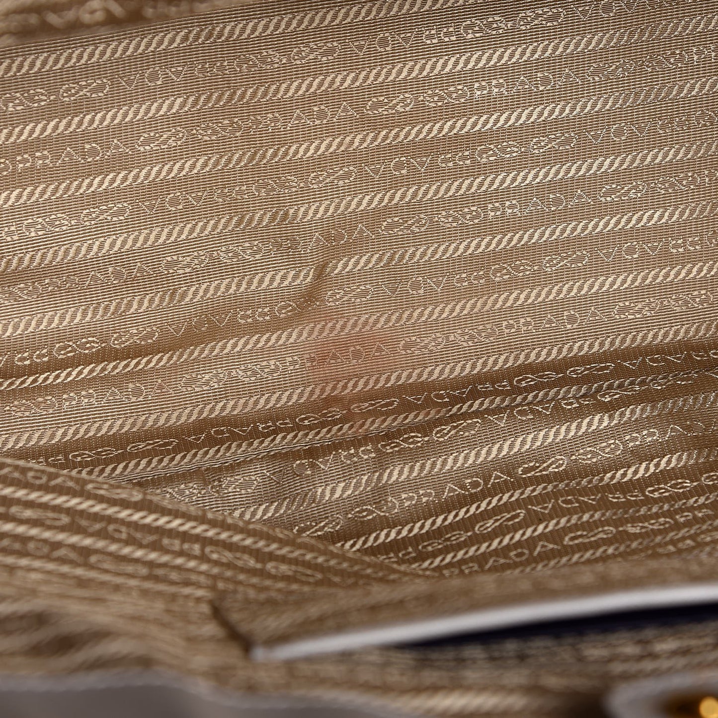 Saffiano Lux Medium Tote Pomice