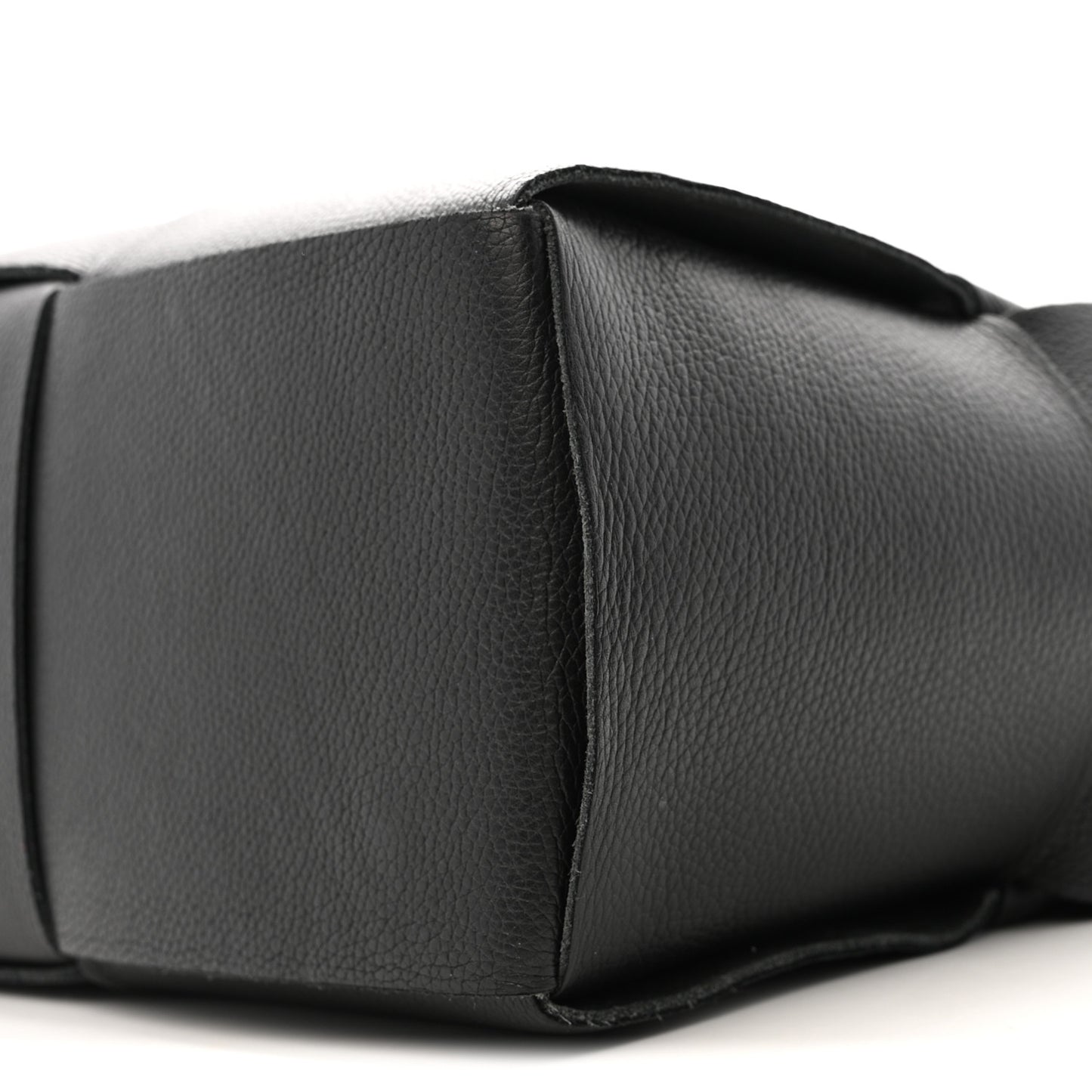 Grained Calfskin Maxi Intrecciato Arco Black