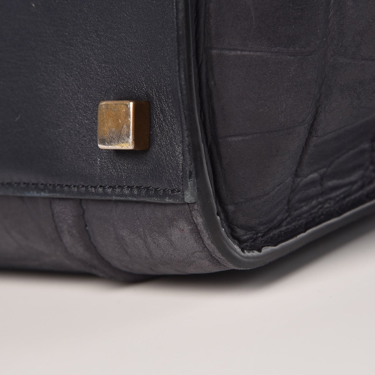 Crocodile Embossed Nubuck Medium Phantom Luggage Navy