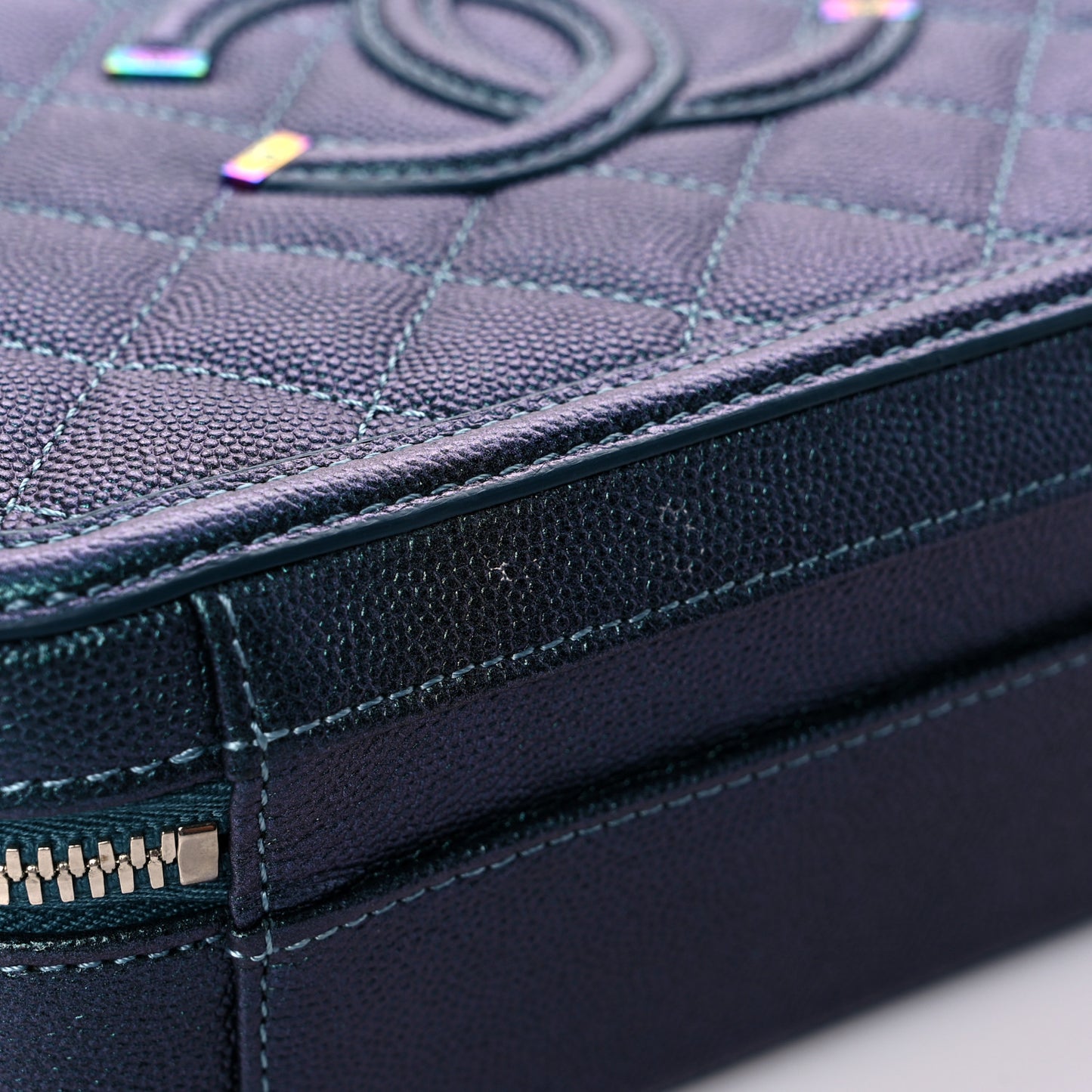 Iridescent Caviar Quilted Medium CC Filigree Vanity Case Dark Turquoise