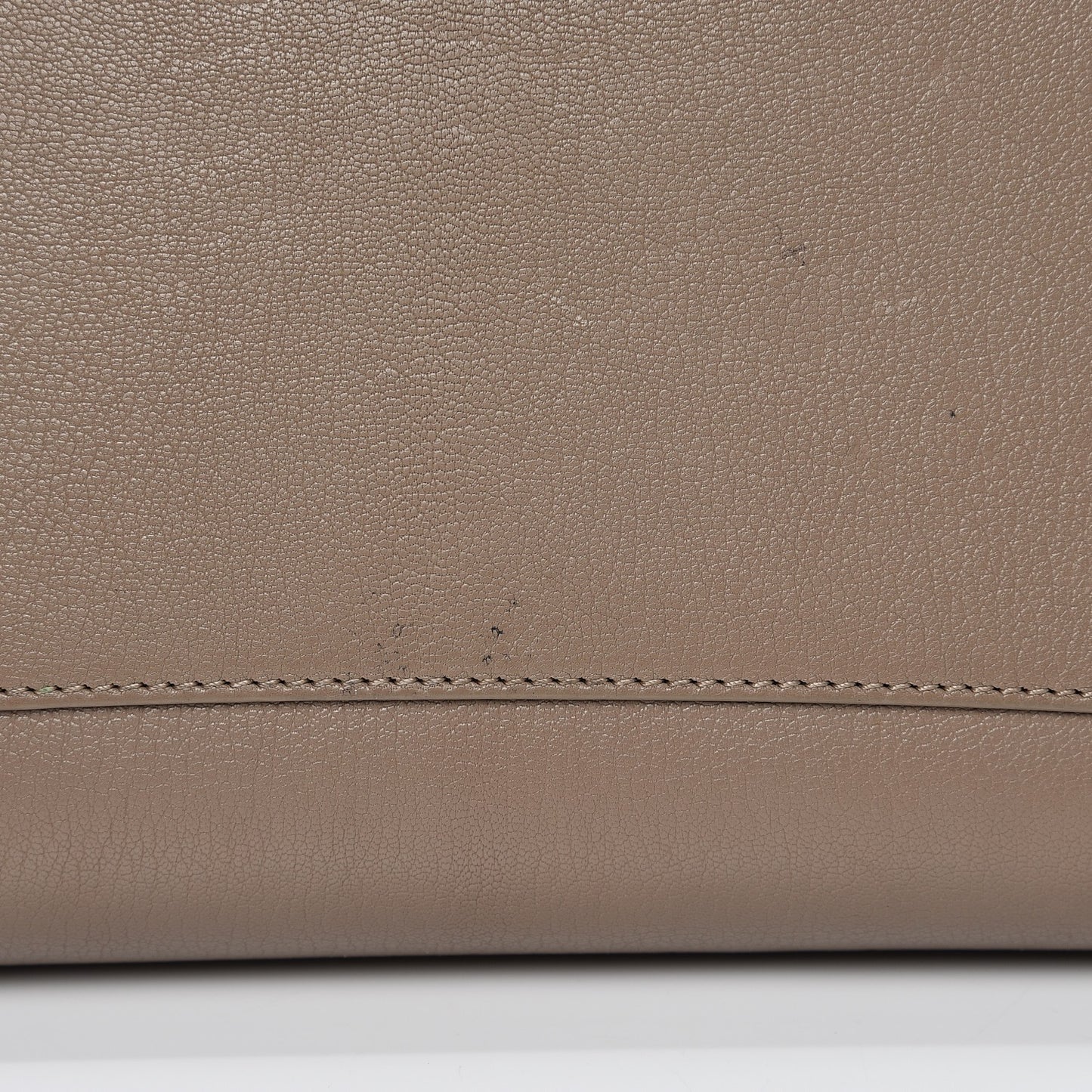 Sugar Goatskin Medium Antigona Mastic