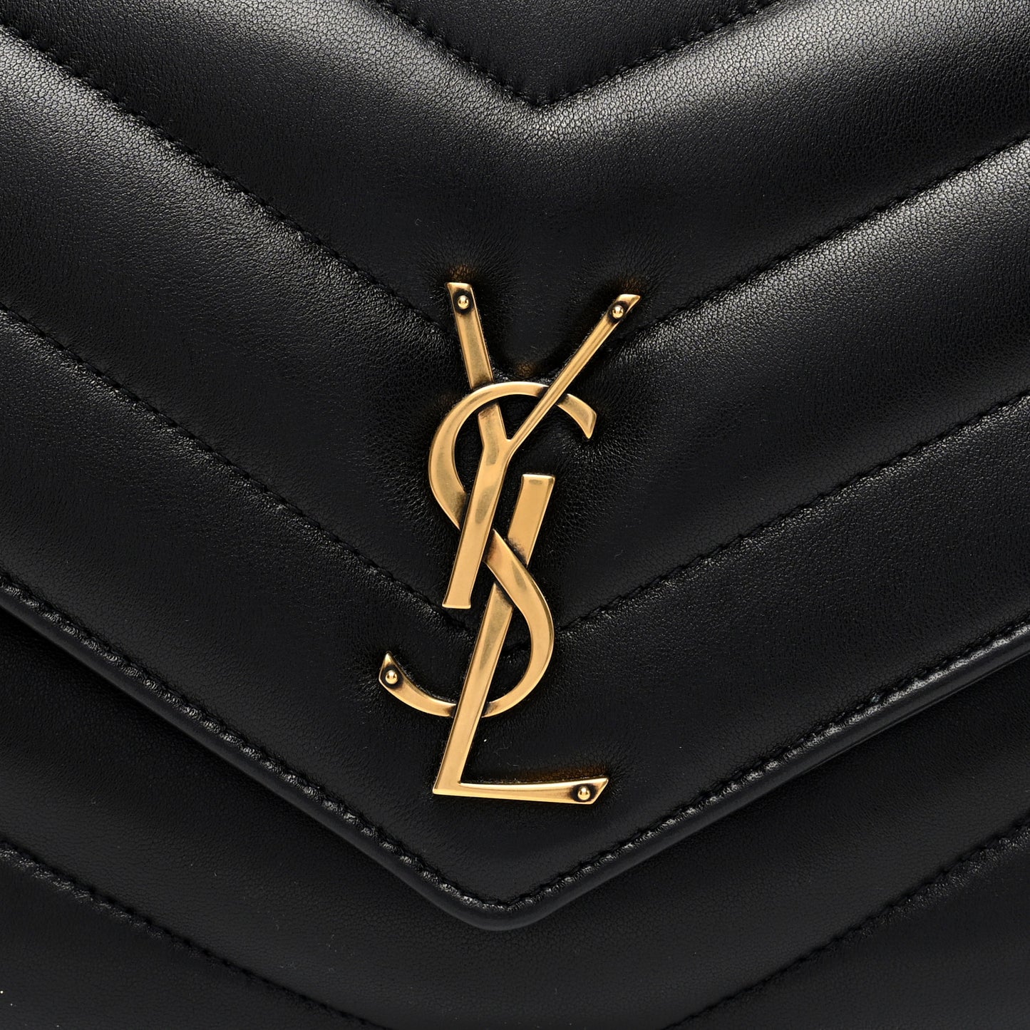 Lambskin Chevron Quilted Medium Loulou Black