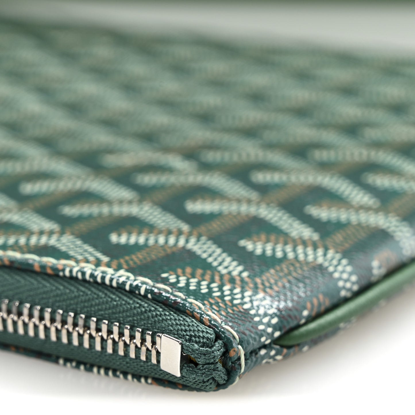 Goyardine Senat Pochette MM Green