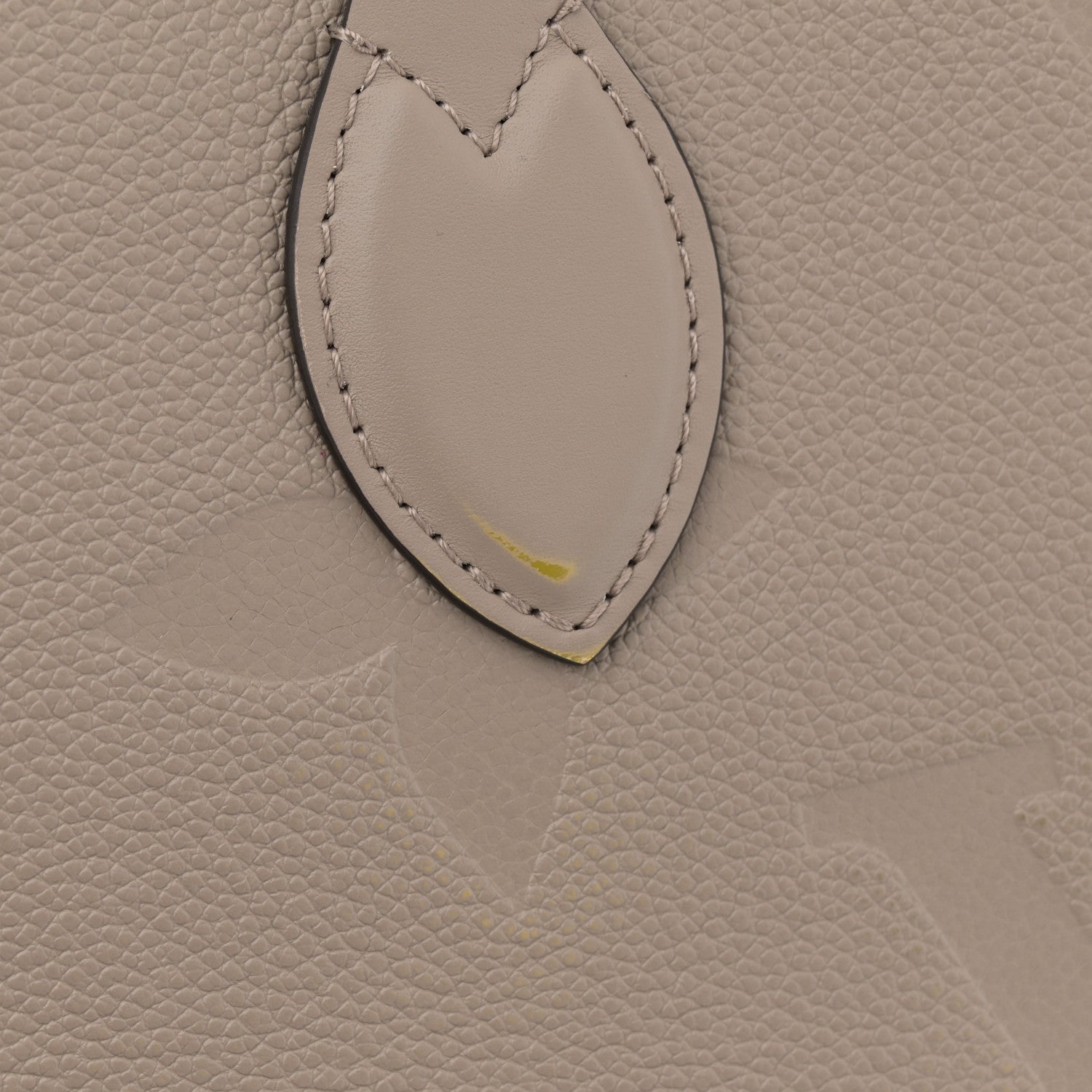 Louis Vuitton Empreinte Monogram Giant Onthego MM Tourterelle 11 of 12