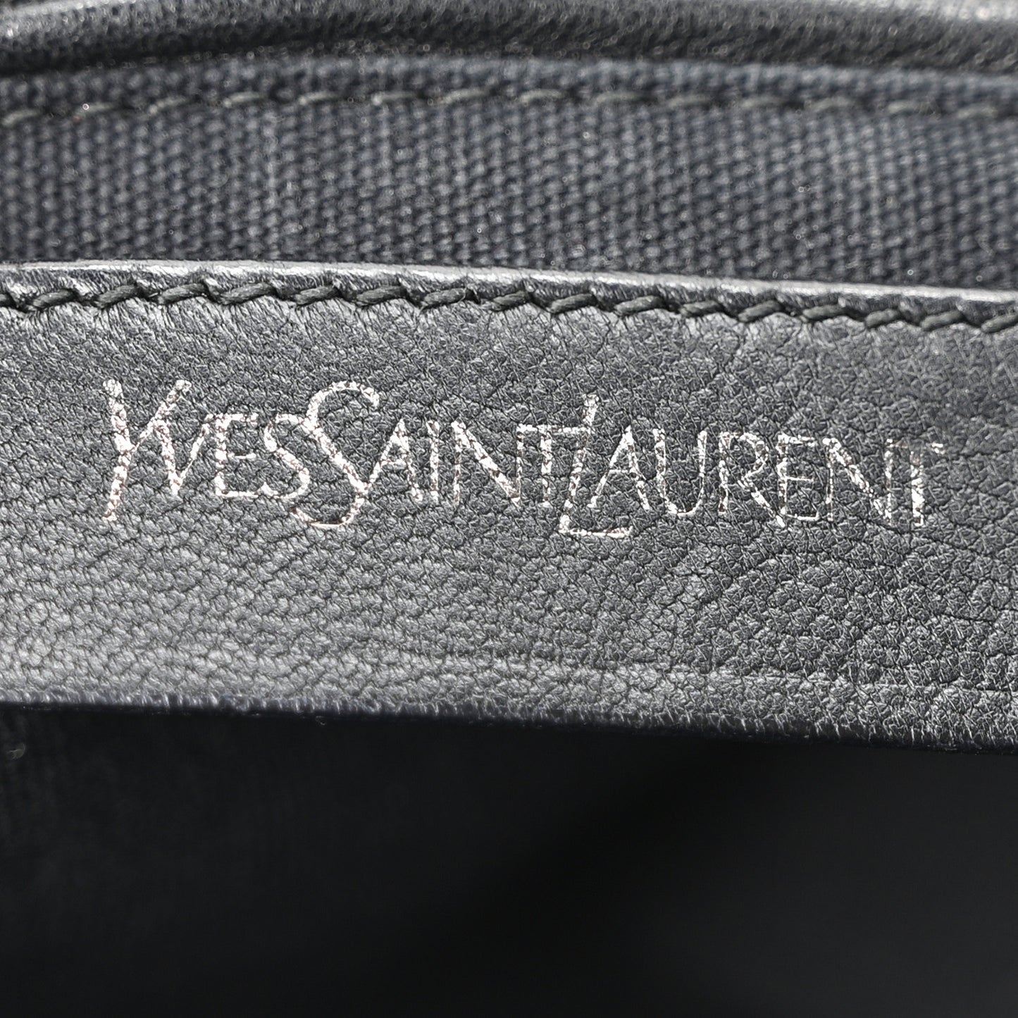 Pebbled Lambskin Medium Easy Sac Black