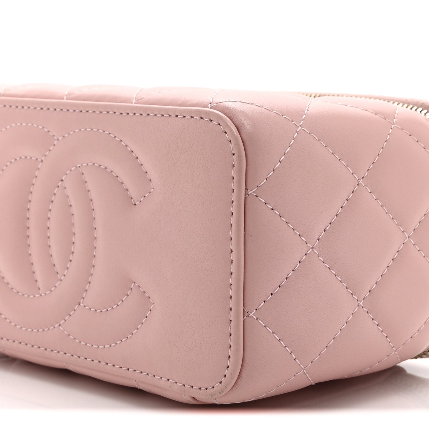 Caviar Quilted Pearl Enamel Small Vanity Case With Chain Light Pink