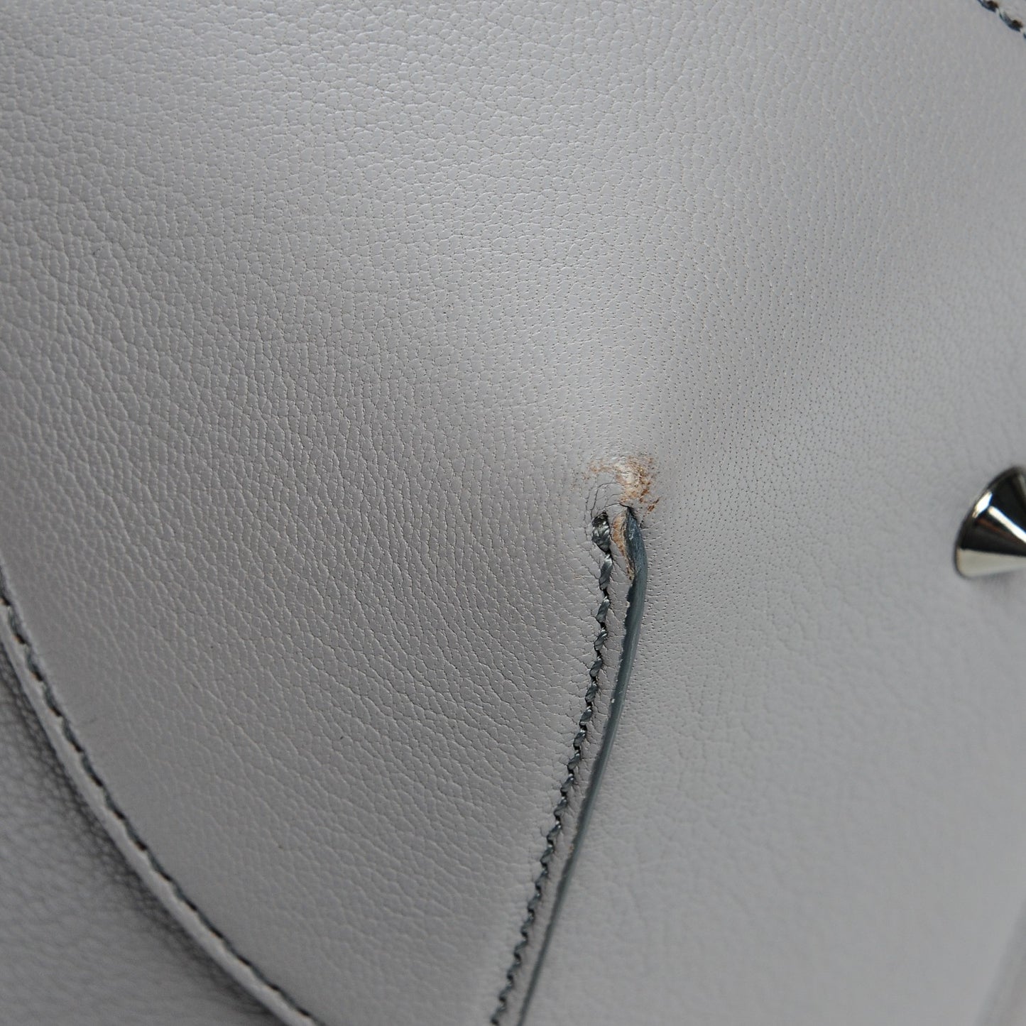 Sugar Goatskin Medium Chain Animation Lucrezia Grey