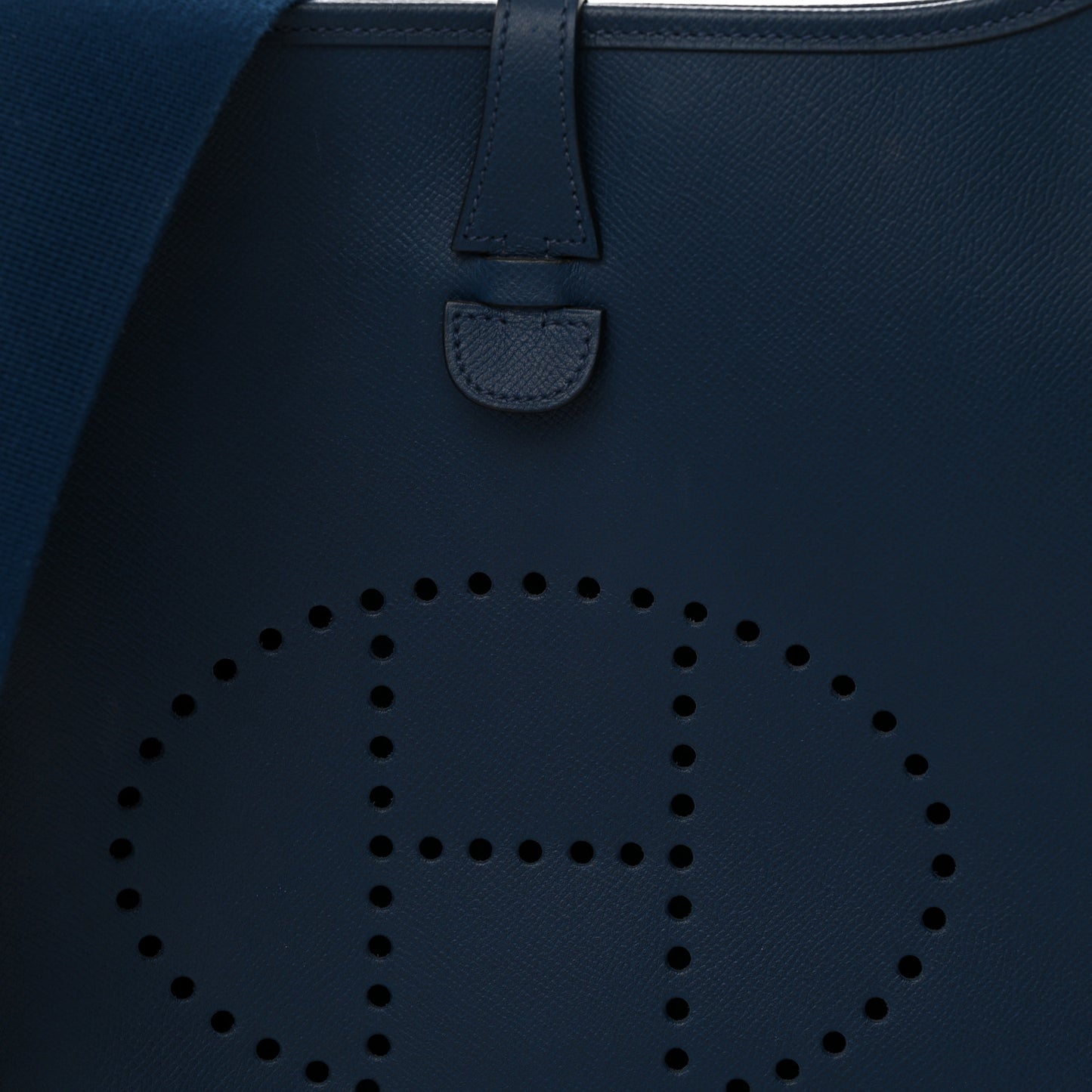 Epsom Evelyne III PM Bleu Saphir