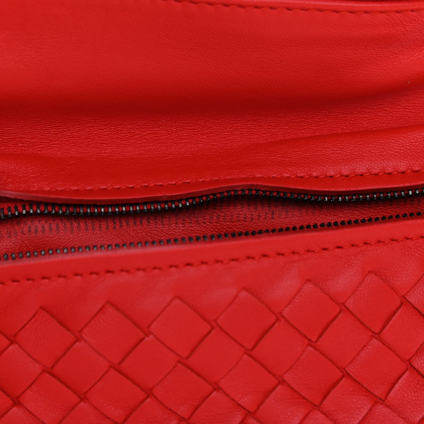 Nappa Intrecciato Mini Chain Messenger Red