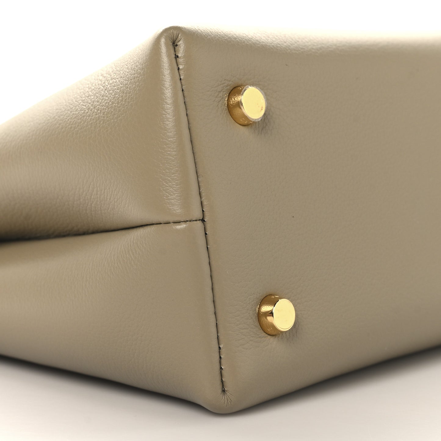 Supple Calfskin Medium Nino Cappuccino