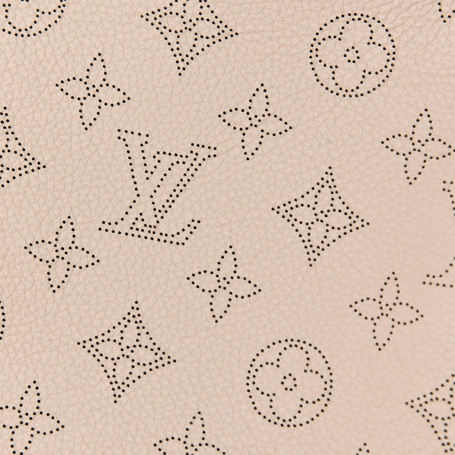 Louis Vuitton Mahina Babylone Chain BB Cream 8 of 13