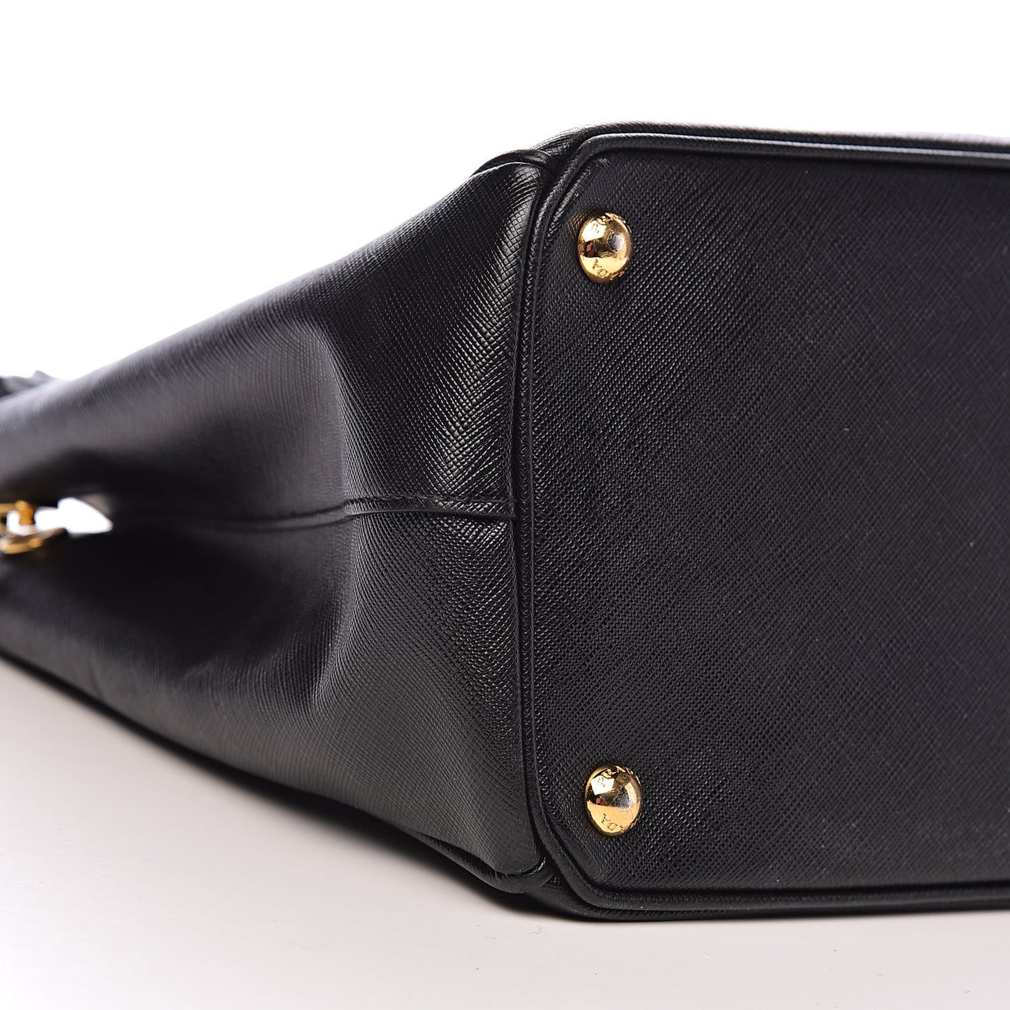 Saffiano Medium Galleria Double Zip Tote Black