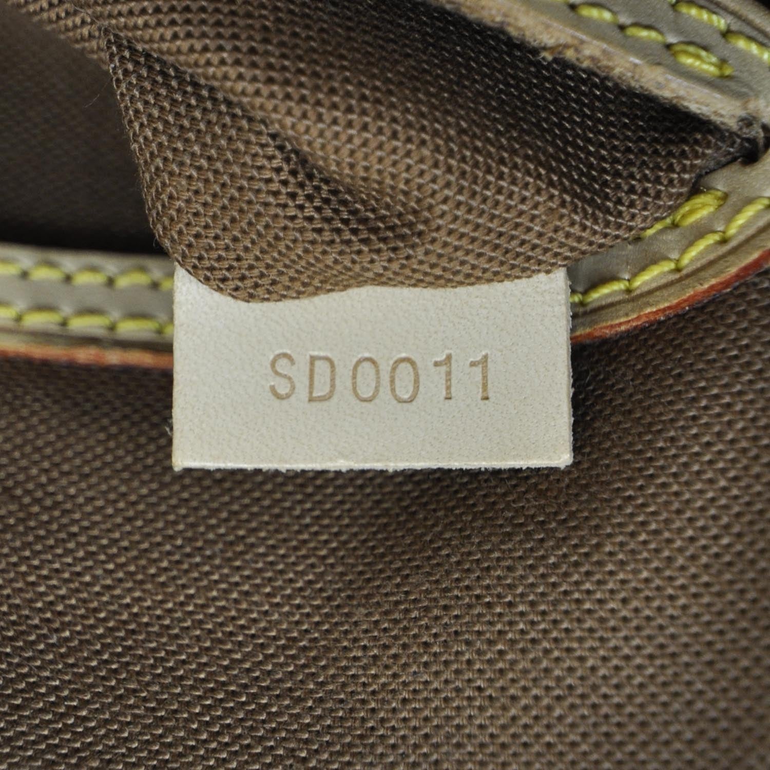Louis Vuitton Monogram Alma 8 of 8
