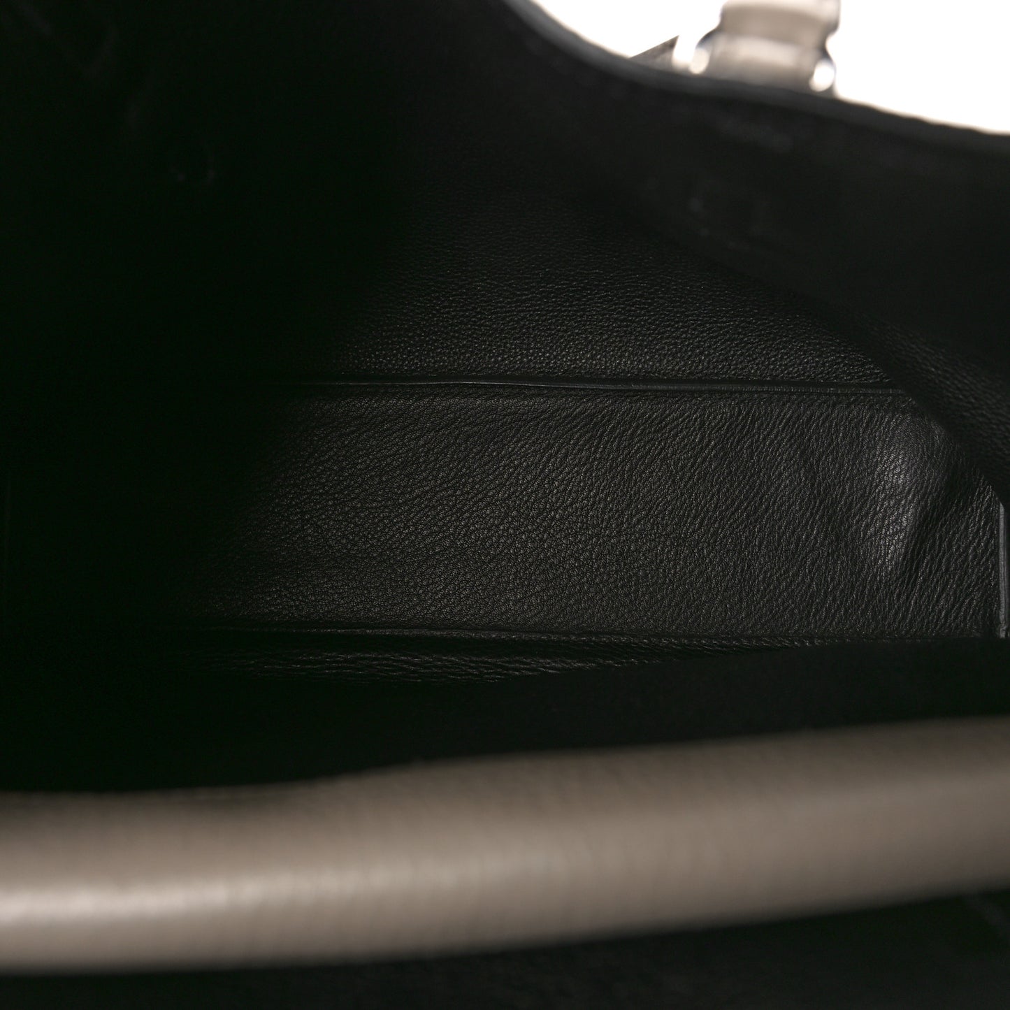 Vitello Daino Medium Double Handle Tote Argilla Black