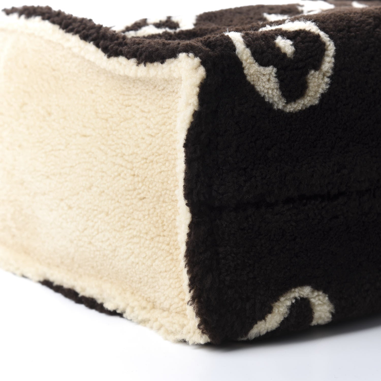 Louis Vuitton Shearling Monogram Giant Teddy Onthego GM Black White 6 of 10