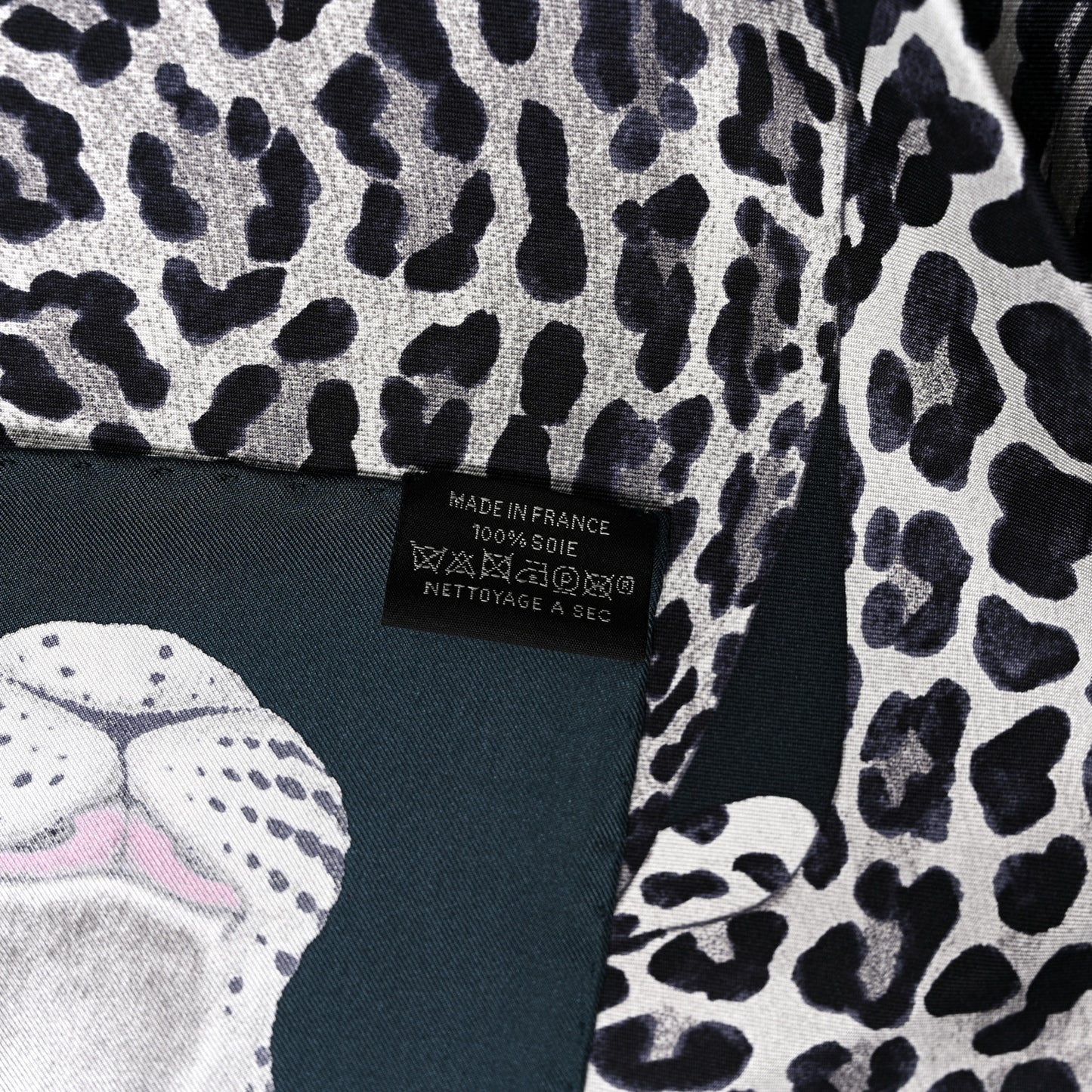 Silk Twill Lazy Leopardesses Scarf 90 Vert Black Gris