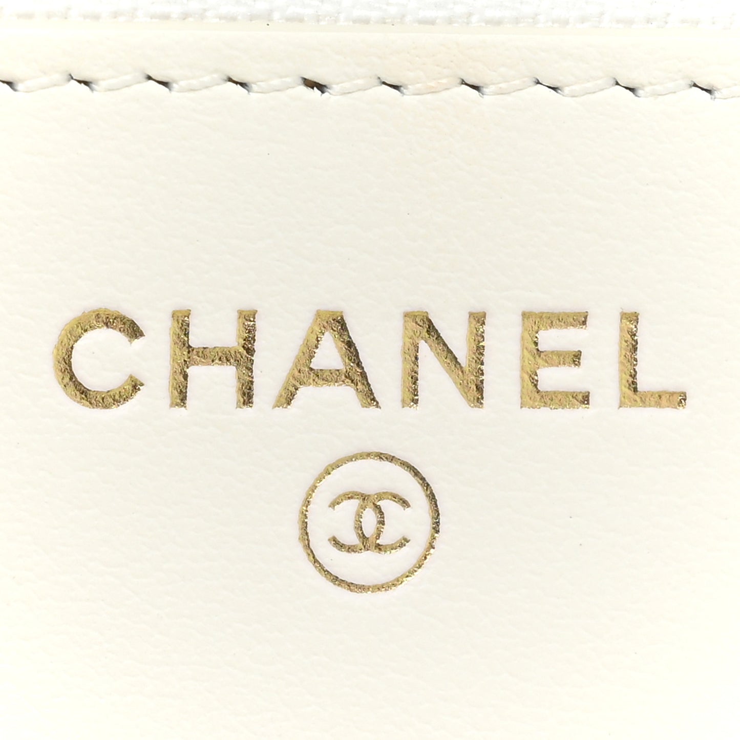Caviar Quilted Boy Wallet On Chain WOC White