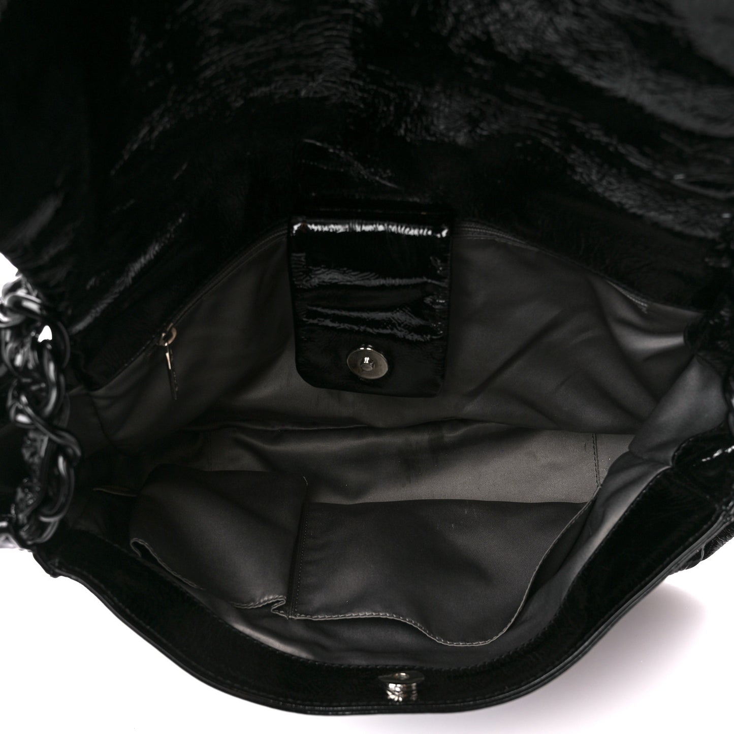 Crinkled Patent Modern Chain Flap Black