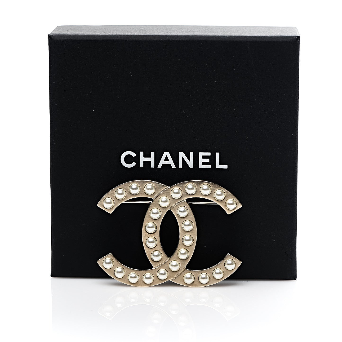 Pearl CC Brooch Gold