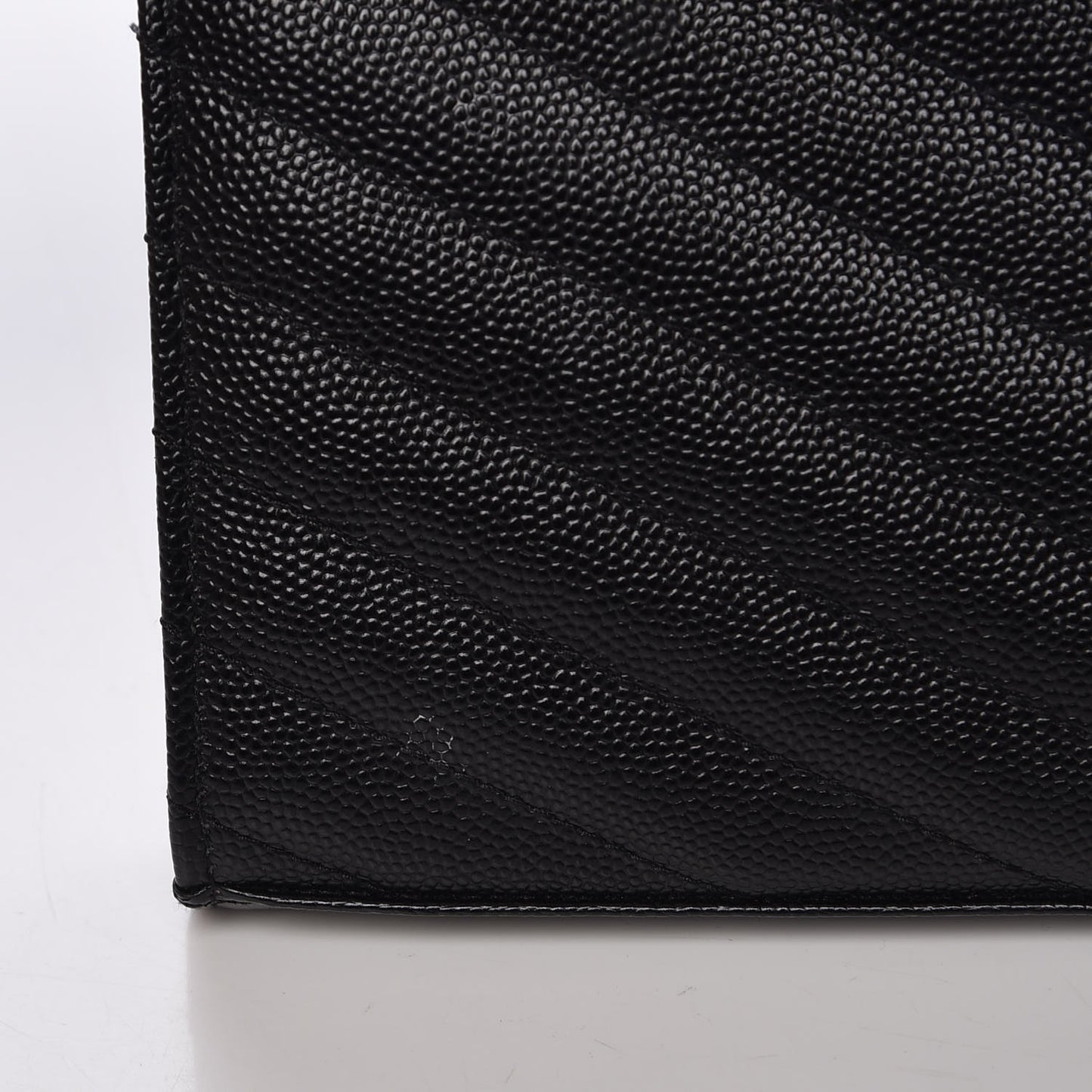 Grain De Poudre Matelasse Chevron Medium Monogram Chain Wallet Black