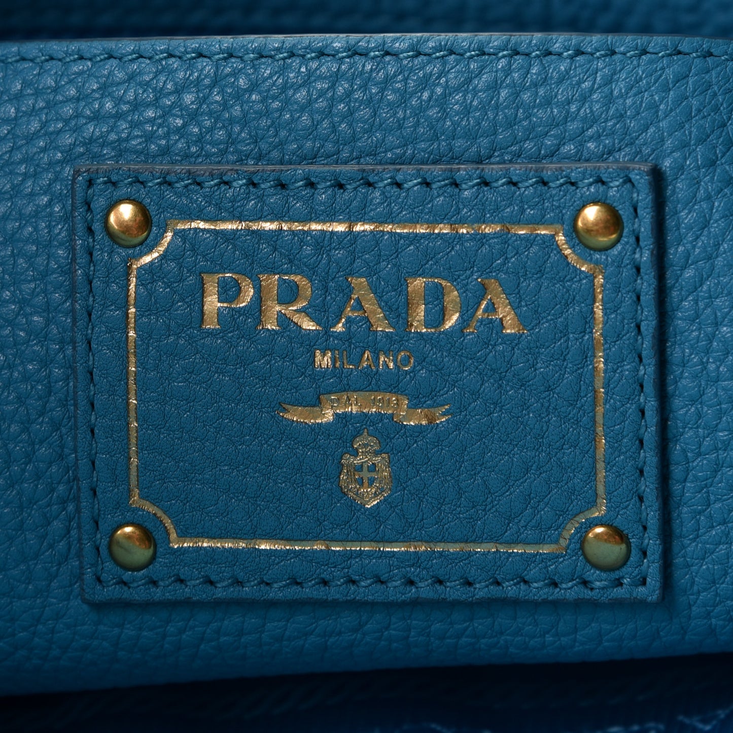 Vitello Daino Zip Tote Voyage