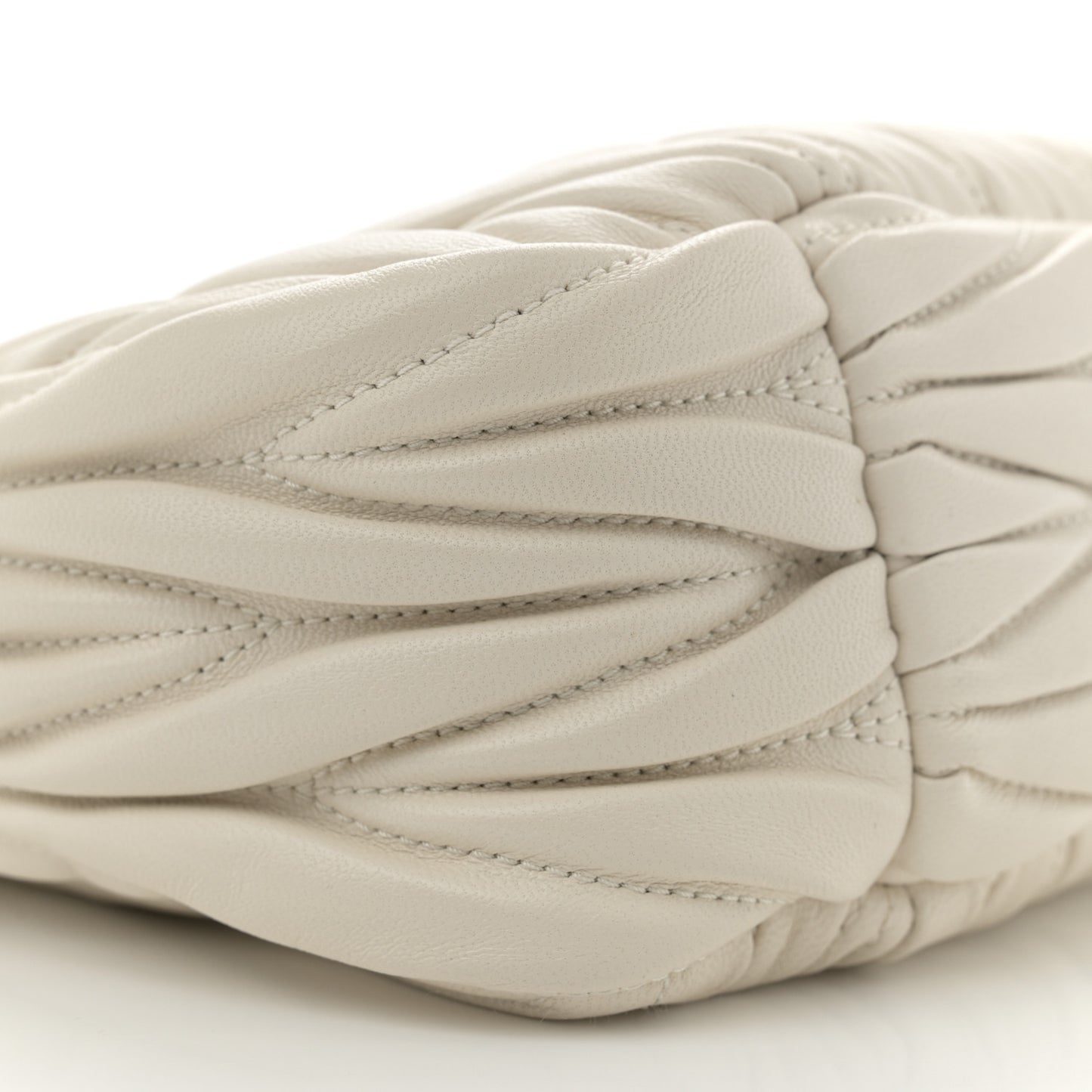 Nappa Matelasse Small Wander Hobo White