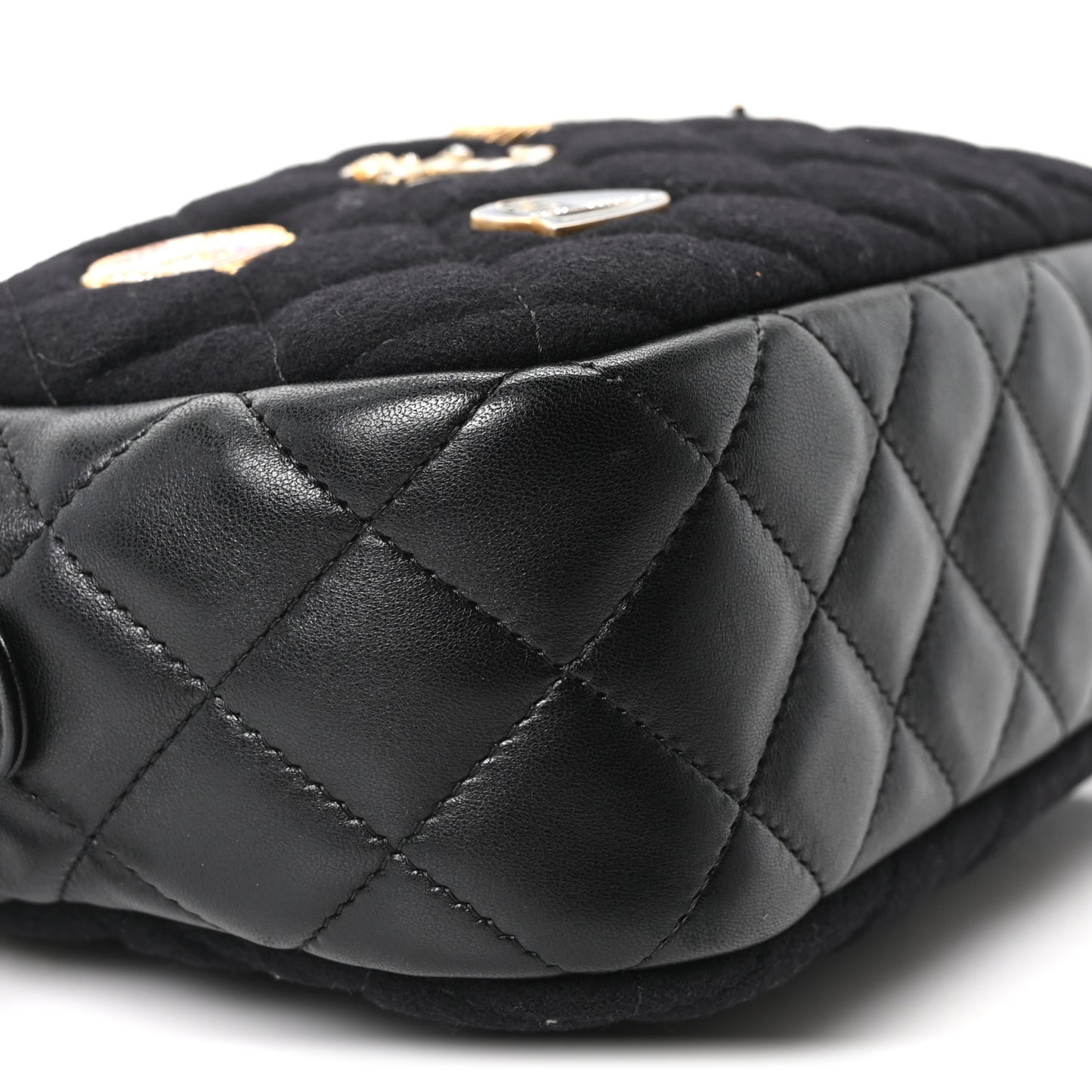 Felt Quilted Paris-Hamburg Charms Camera Case Black